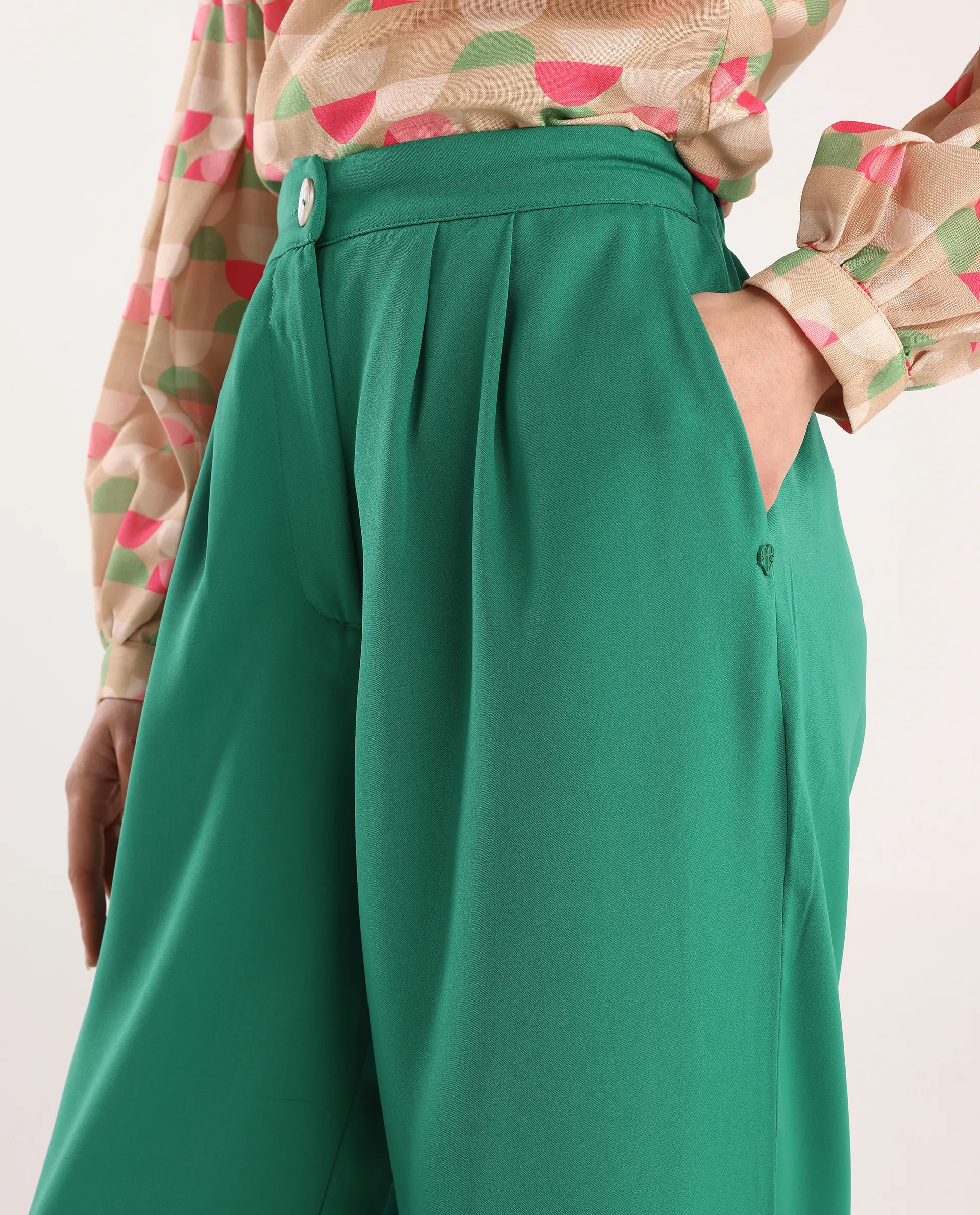 Rareism Women's Buell Green Polyester Plain Ankle Length Straight Fit Trouser - Image 4