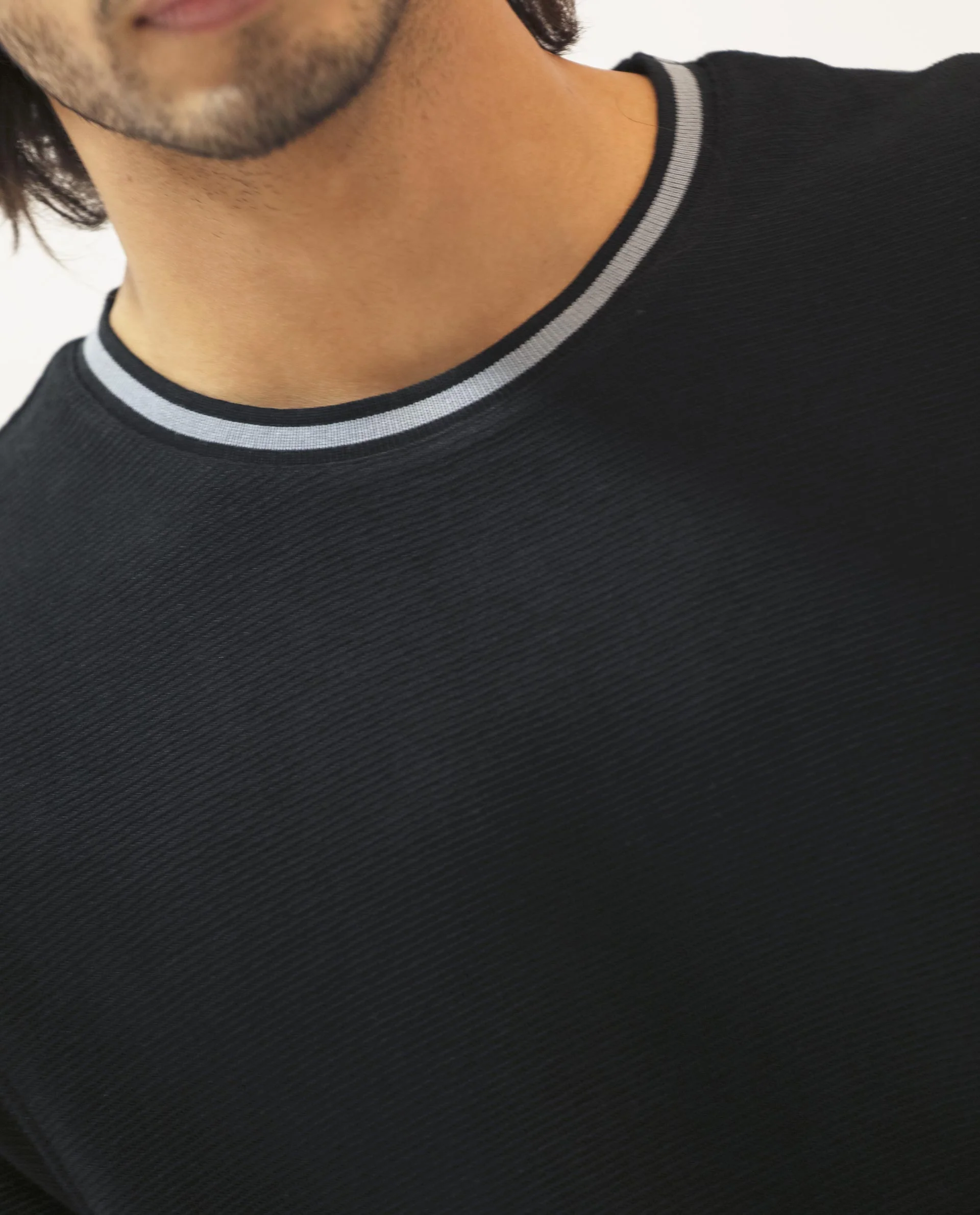 Rare Rabbit Men's Bueno Black Cotton Plain Relaxed Fit Half Sleeve Crew Neck T-Shirt - Image 4