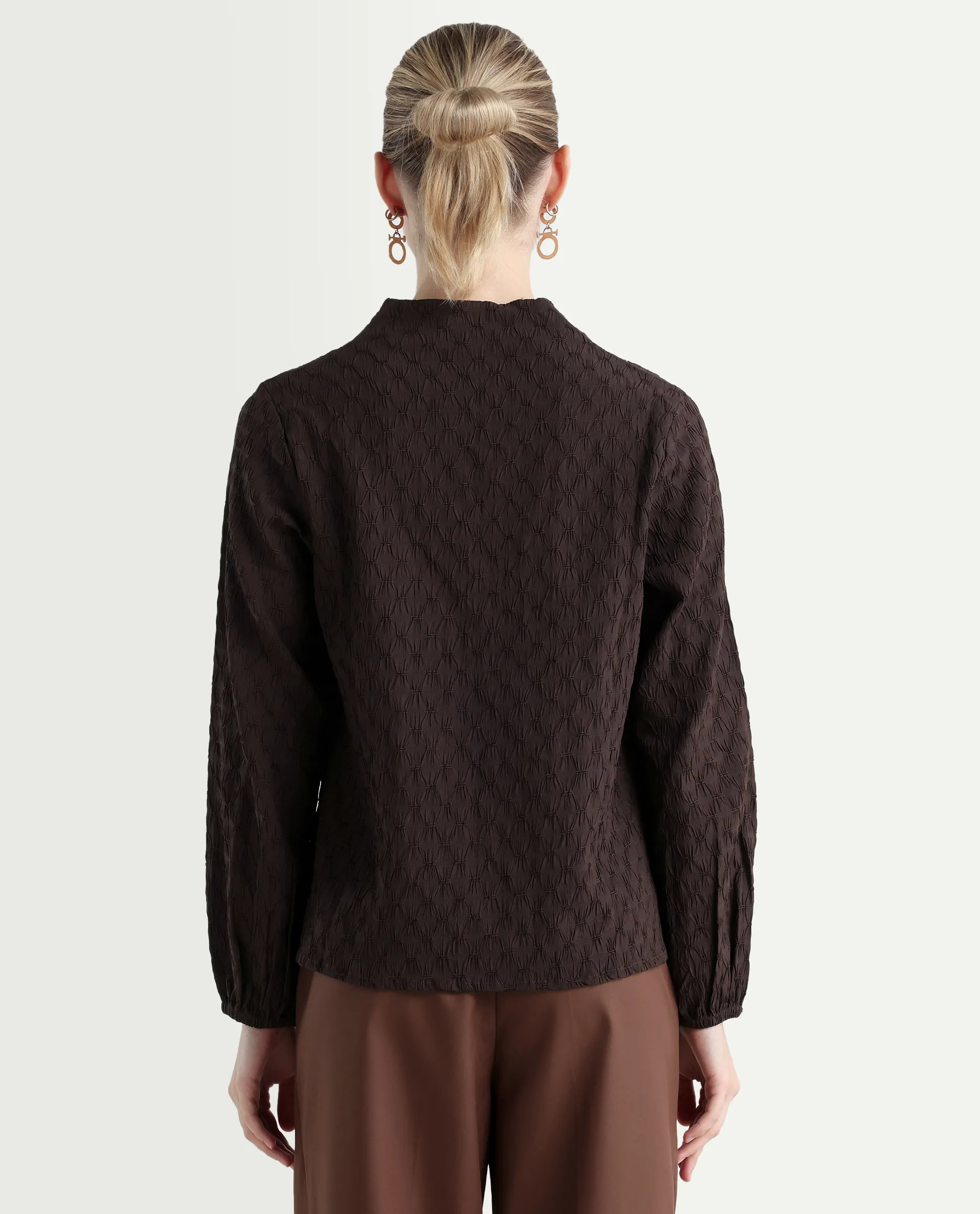 Rareism Women's Bummo Brown Polyester V-Neck Plain Balloon Sleeve Regular Fit Top - Image 7