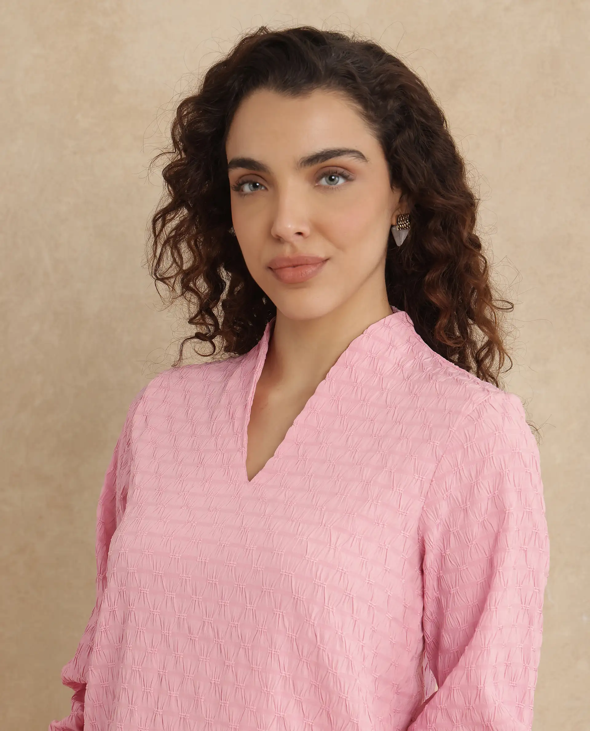 Rareism Women's Bummo Light Pink Polyester V-Neck Plain Balloon Sleeve Regular Fit Top - Image 3