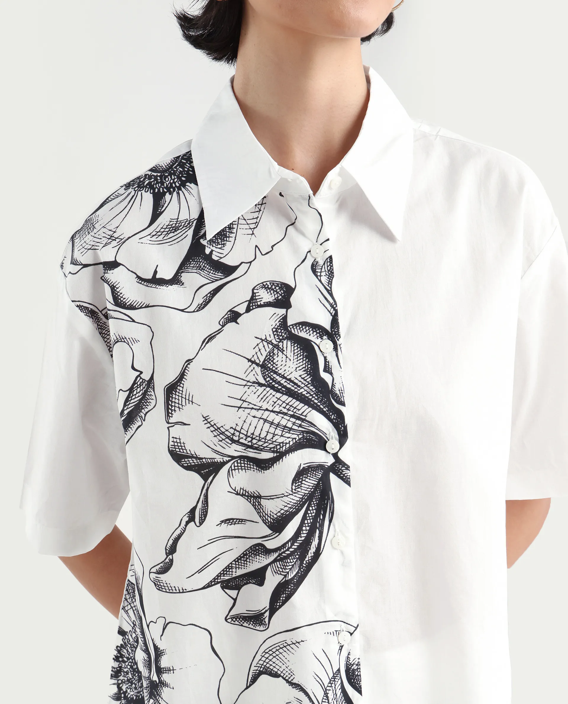 Rareism Women's Byvul White Cotton Spread Collar Floral Print Boxy Fit Shirt - Image 4