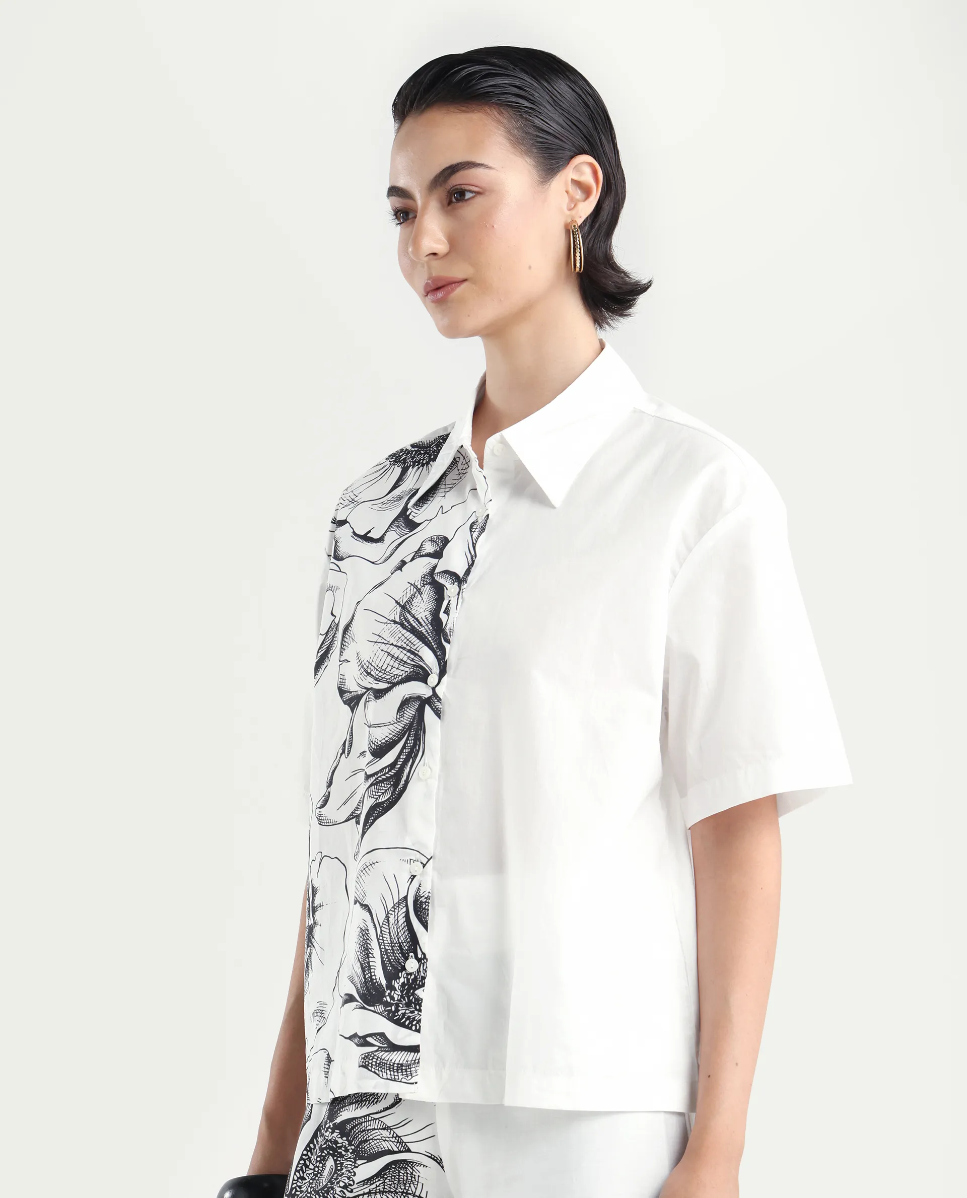 Rareism Women's Byvul White Cotton Spread Collar Floral Print Boxy Fit Shirt - Image 5