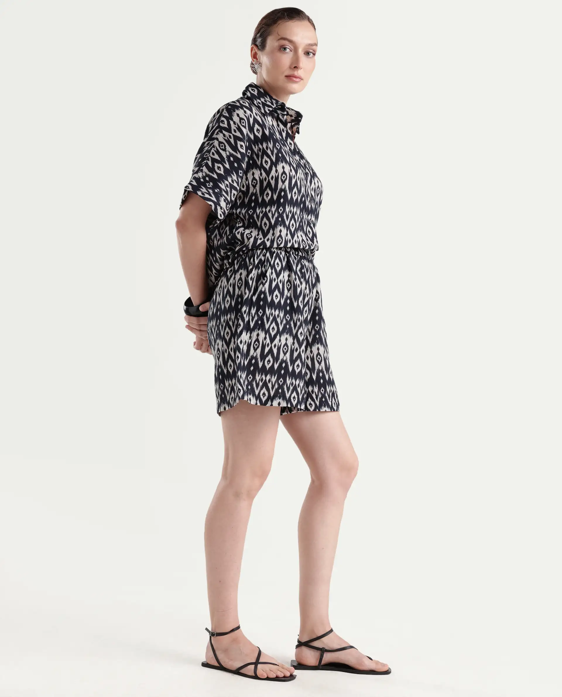 Rareism Women's Cabuto B Black Cotton Blend Geometric Print Mini Relaxed Fit Shorts - Image 6