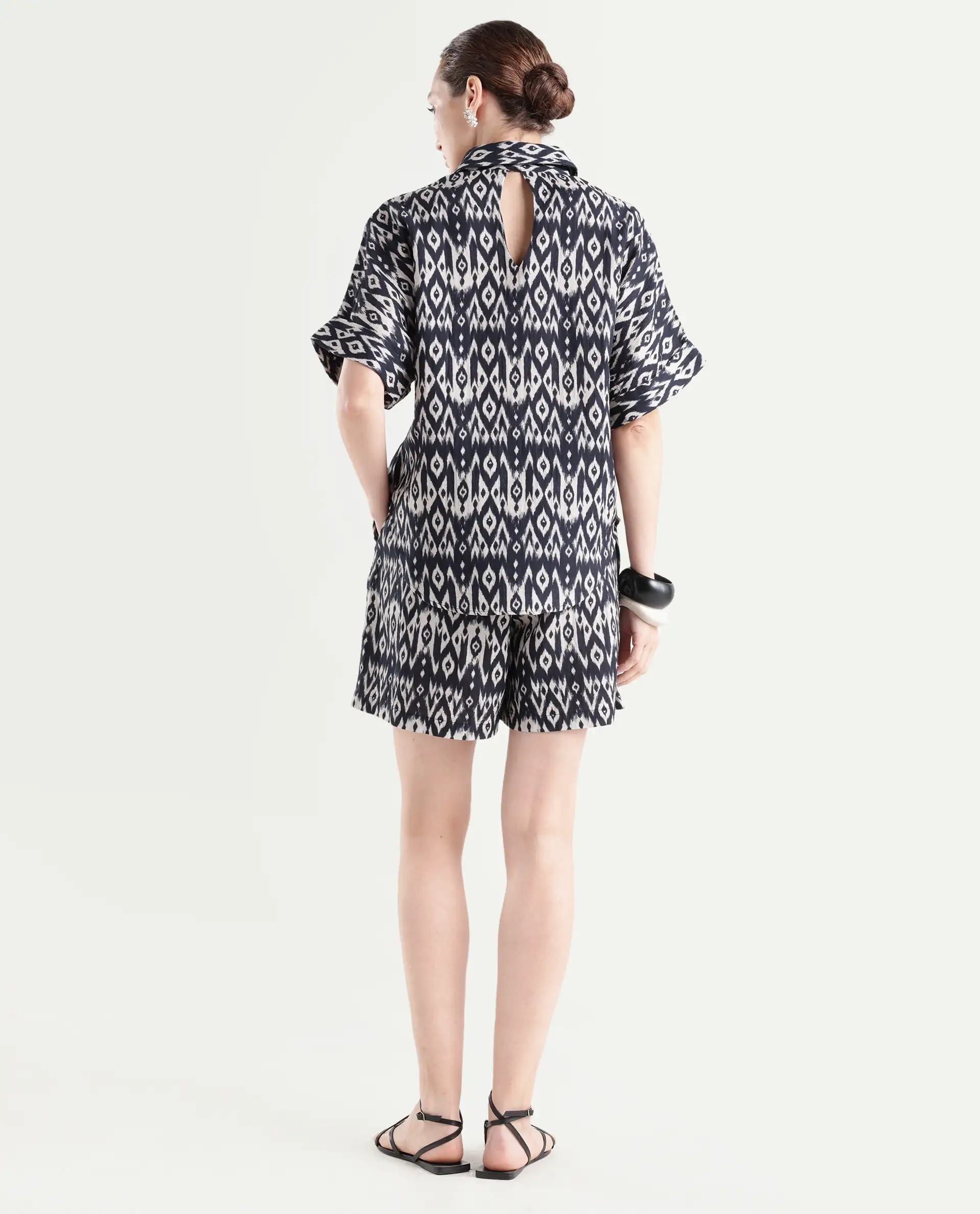Rareism Women's Cabuto B Black Cotton Blend Geometric Print Mini Relaxed Fit Shorts - Image 7