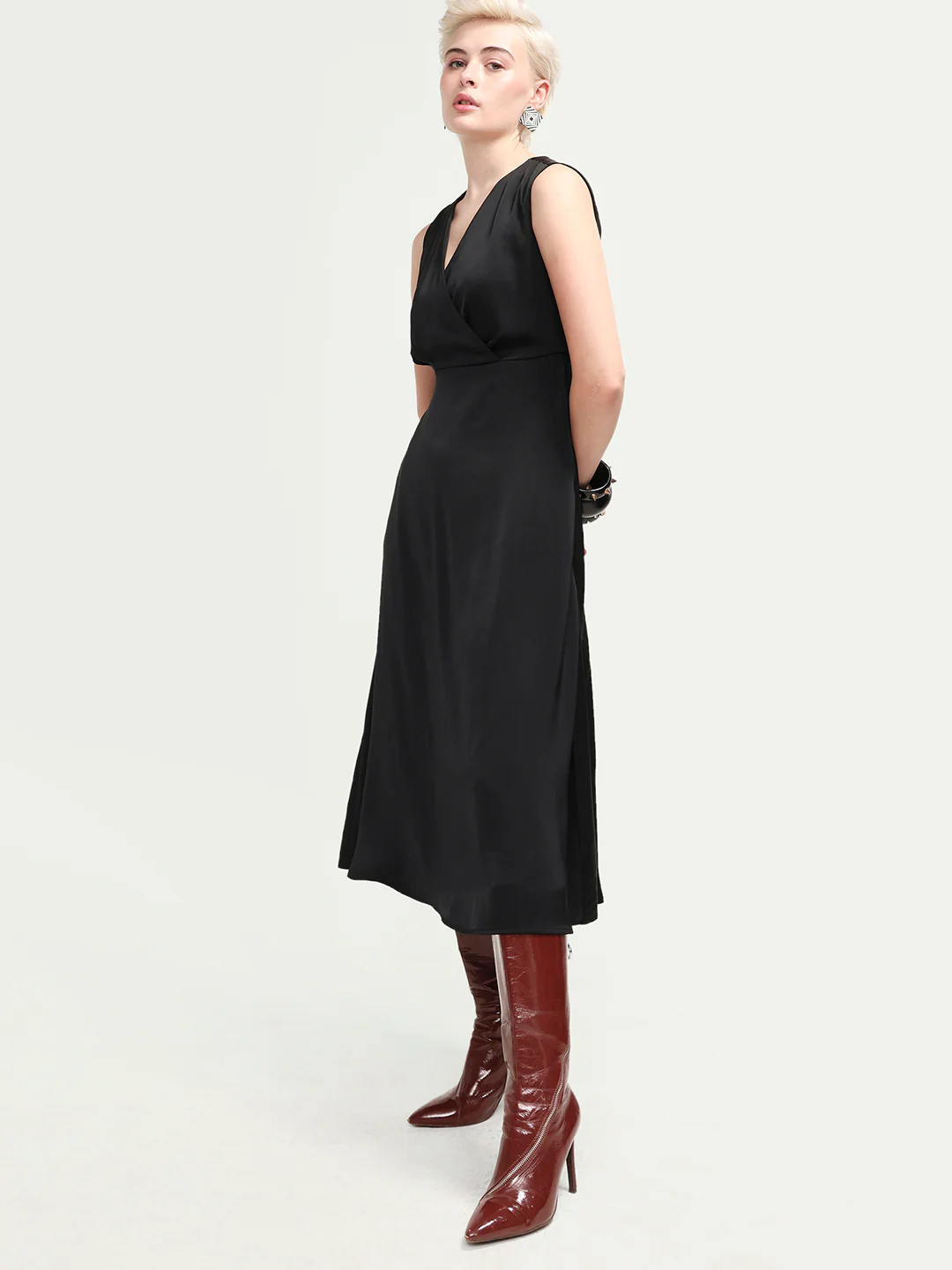 Rareism Women's Calen Black Polyester Sleeveless A-Line Plain Dress - Image 4