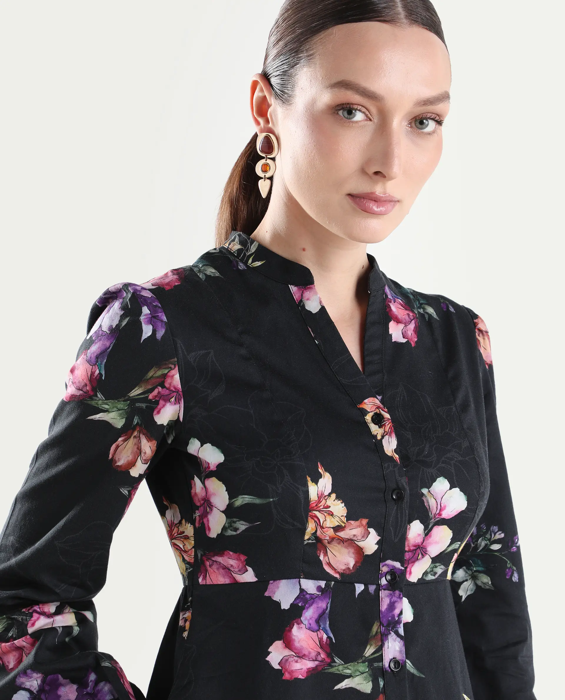 Rareism Women's Calin Black Cotton Full Sleeve A-Line Floral Print Dress - Image 3