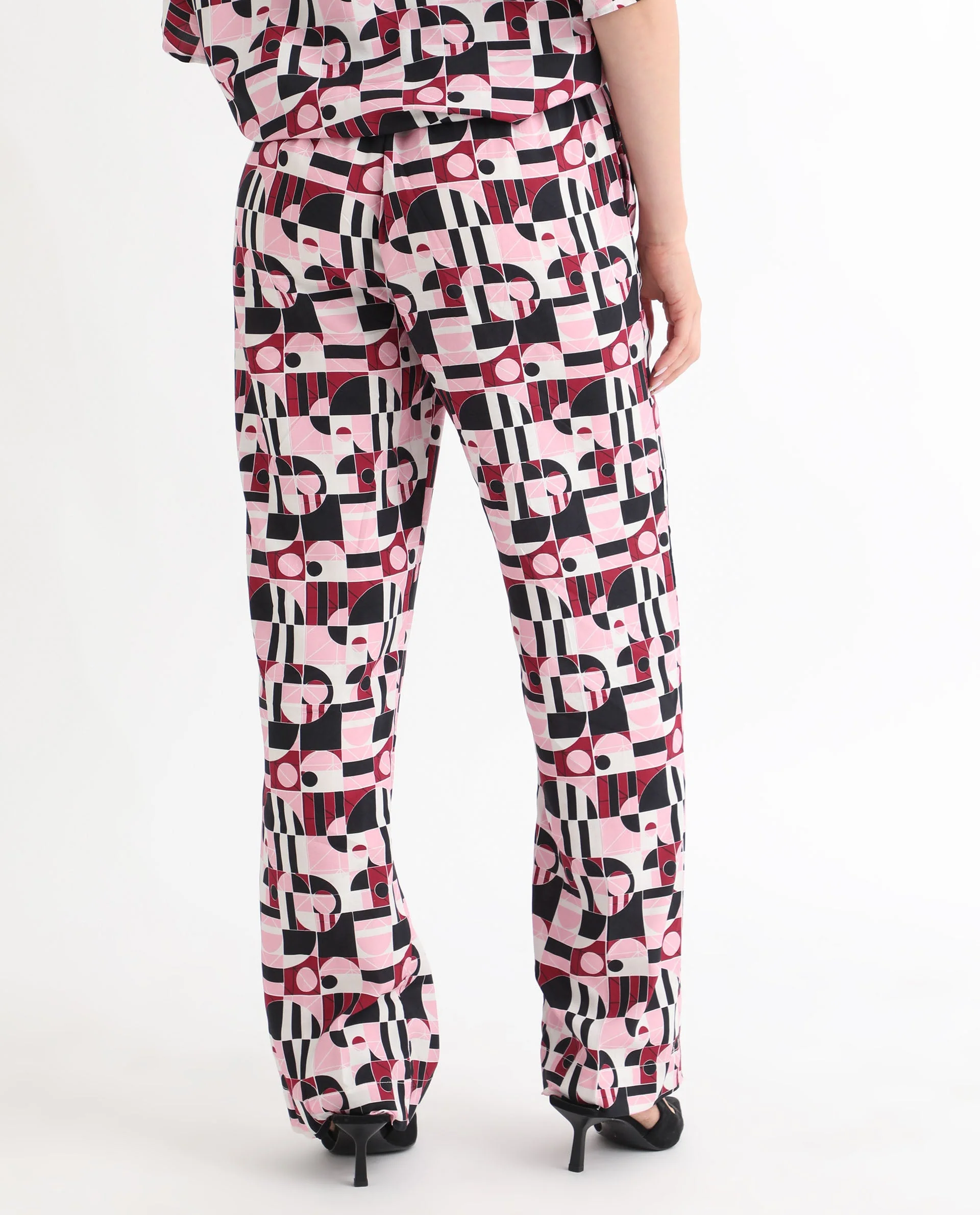 Rareism Women's Cameron Multi Viscose Abstract Print Ankle Length Relaxed Fit Trouser - Image 10