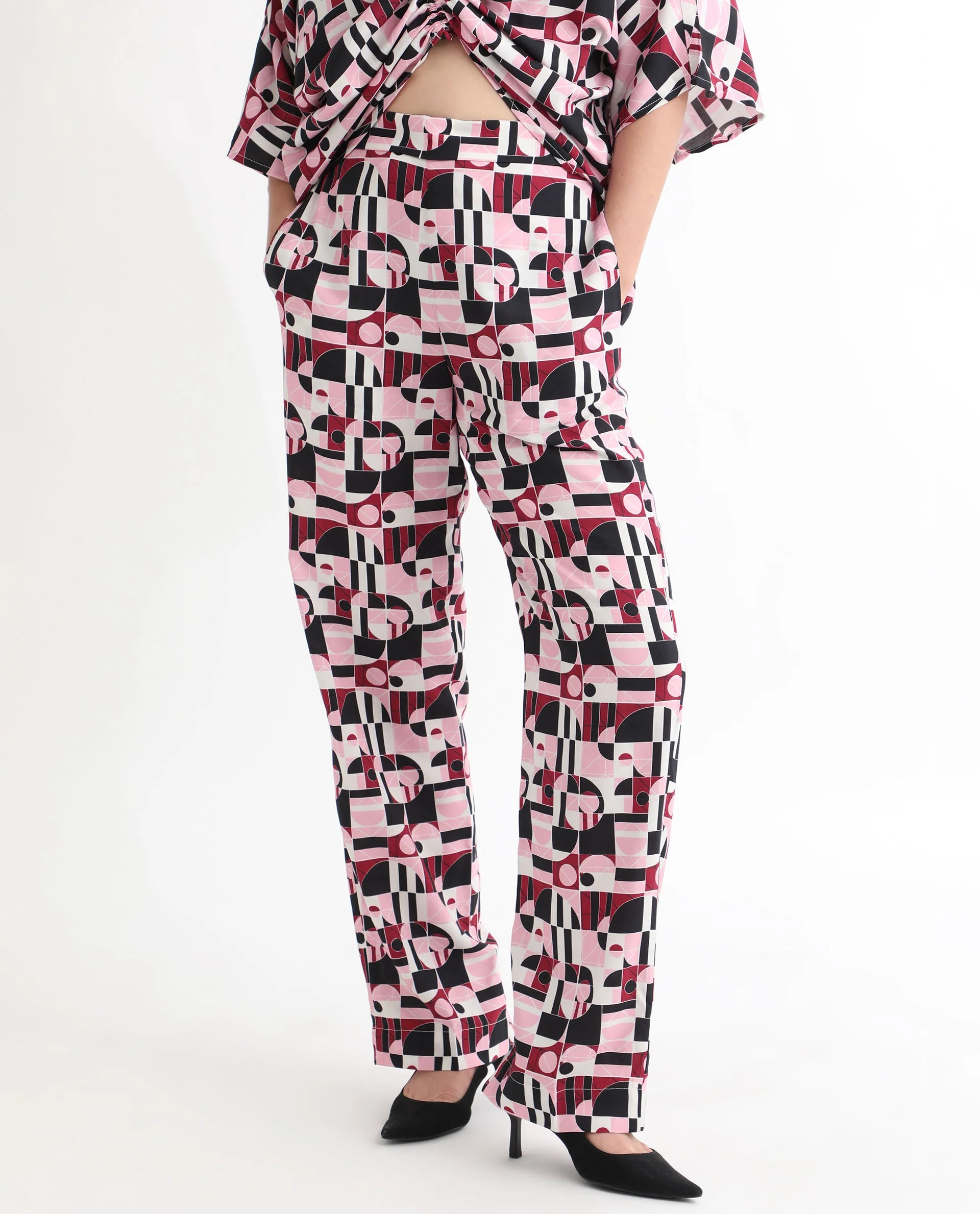 Rareism Women's Cameron Multi Viscose Abstract Print Ankle Length Relaxed Fit Trouser - Image 2