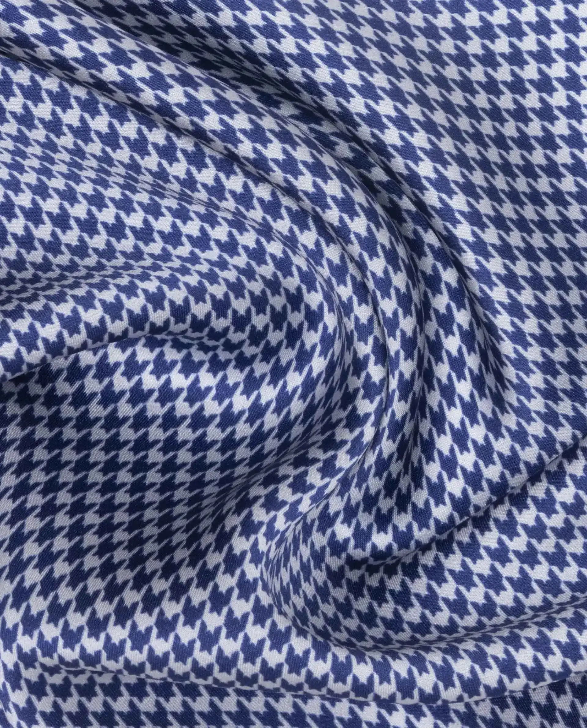 Rare Rabbit Men's Cann Blue Silk Fabric Houndstooth Print Pocket Square - Image 3