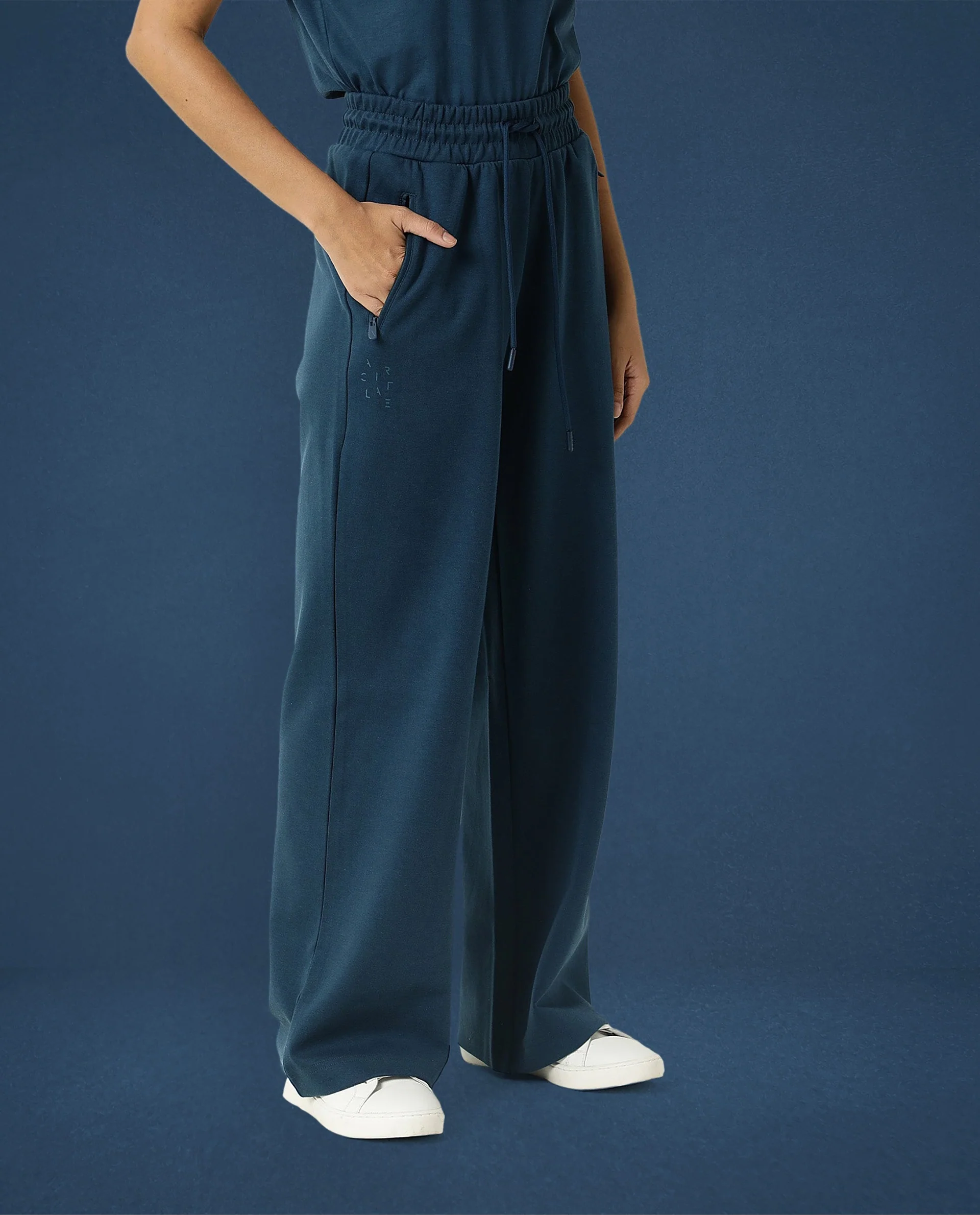 Rareism Women's Heavy Weight Interlock 340 Gsm Cotton Blend Plain Ankle Length Relaxed Fit Track Pant Flared - Image 6