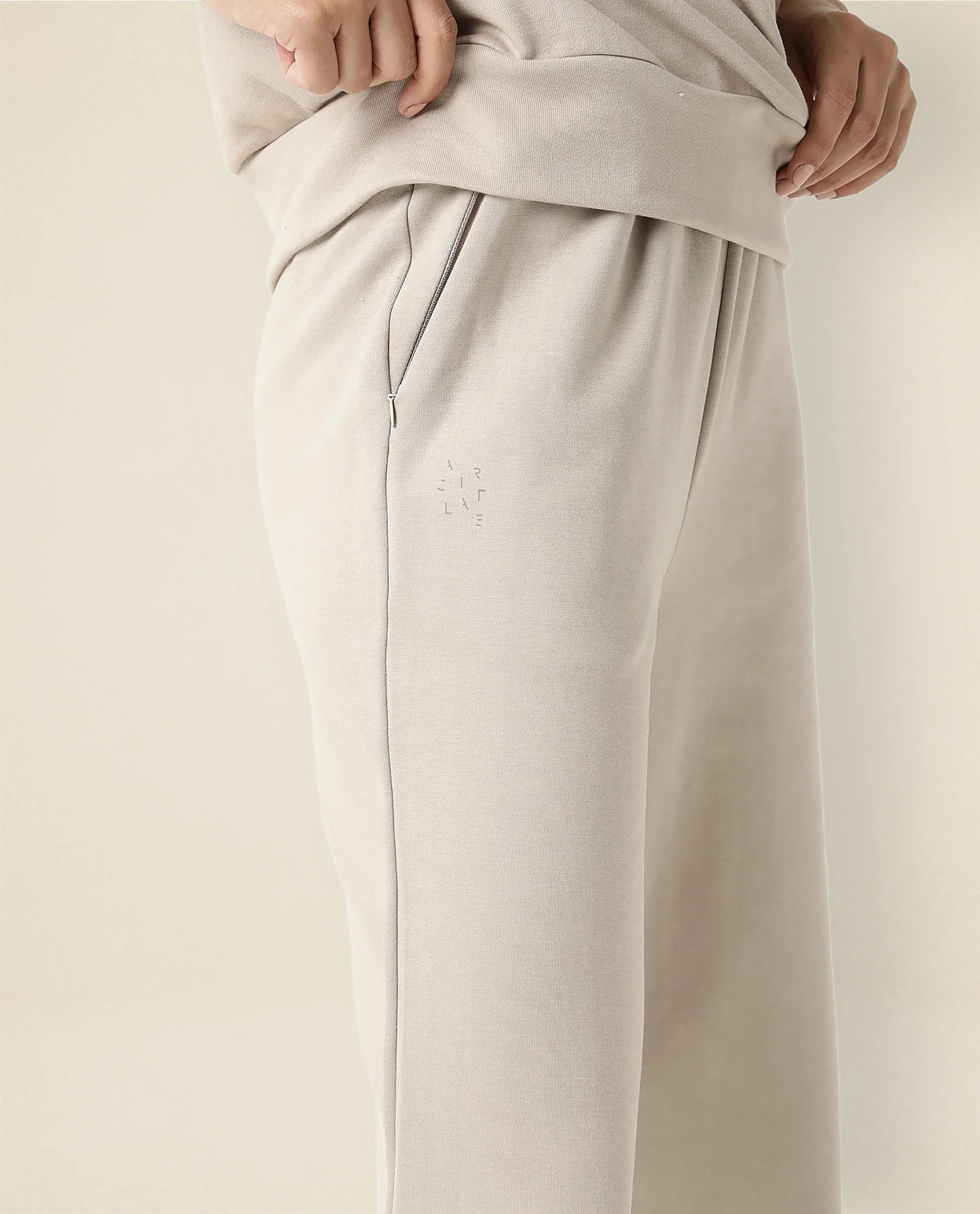 Rareism Women's Heavy Weight Interlock 340 Gsm Cotton Blend Plain Ankle Length Relaxed Fit Track Pant Flared - Image 5