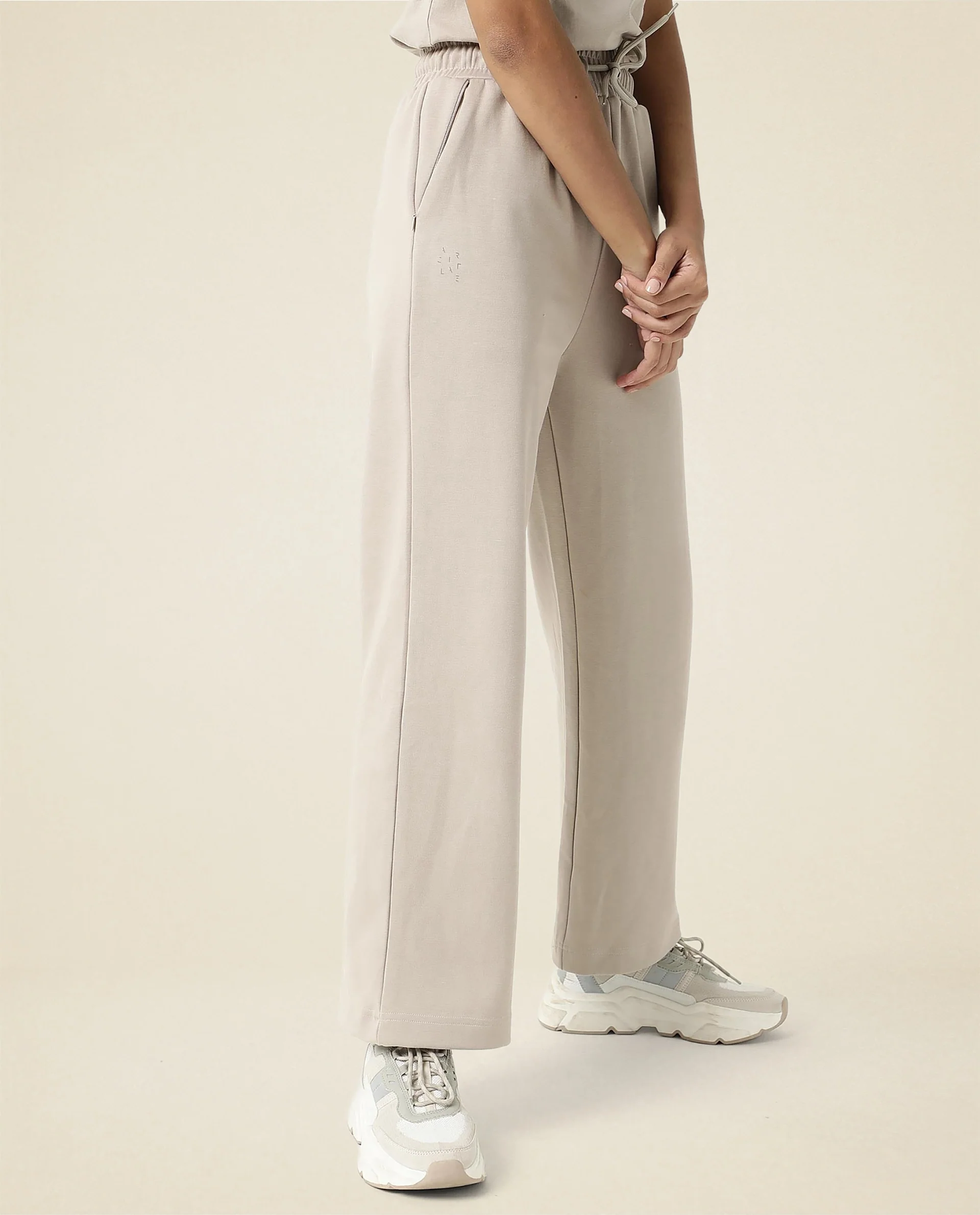 Rareism Women's Heavy Weight Interlock 340 Gsm Cotton Blend Plain Ankle Length Relaxed Fit Track Pant Flared - Image 6