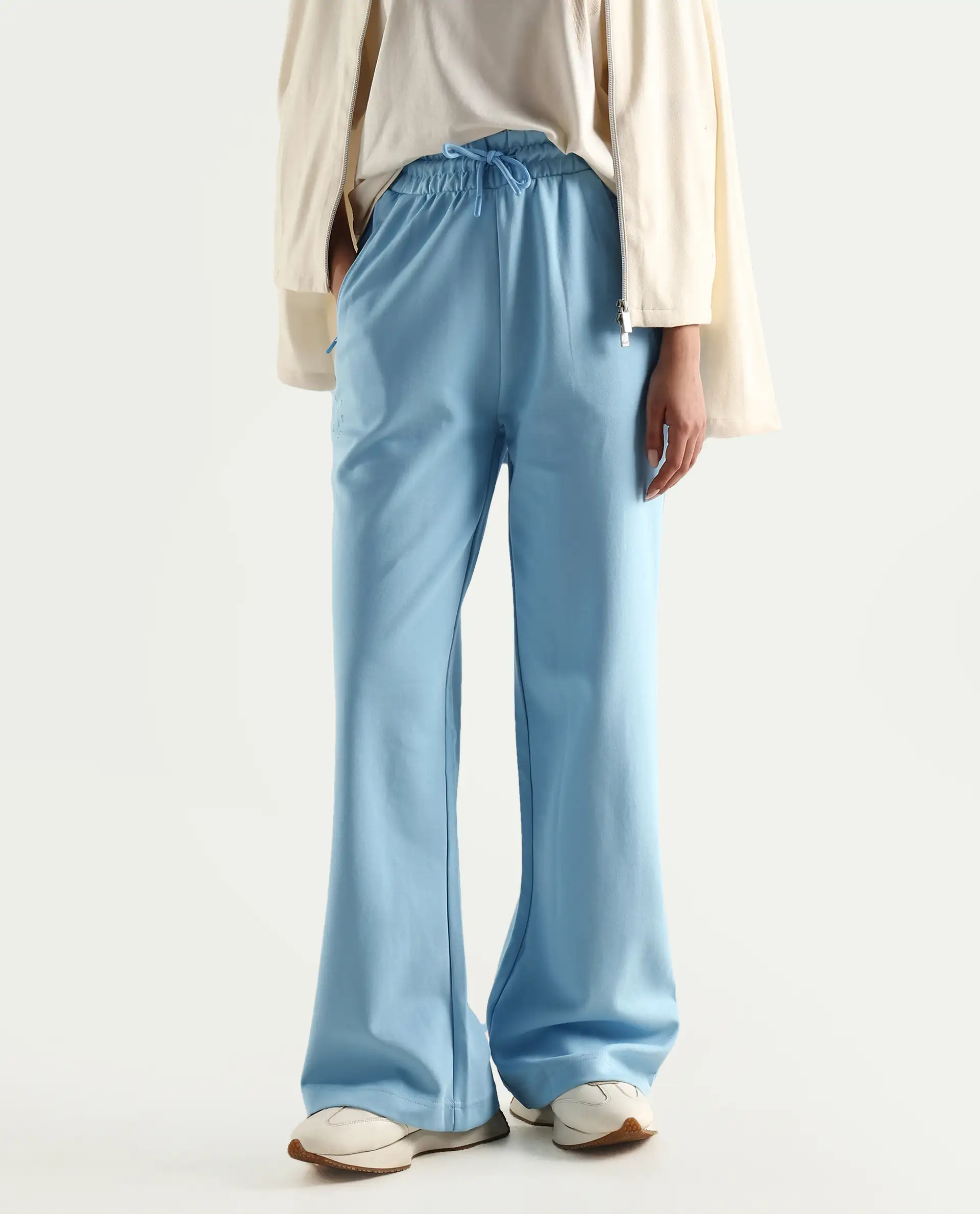 Rareism Women's Heavy Weight Interlock 340 Gsm Cotton Blend Plain Ankle Length Relaxed Fit Track Pant Flared - Image 2