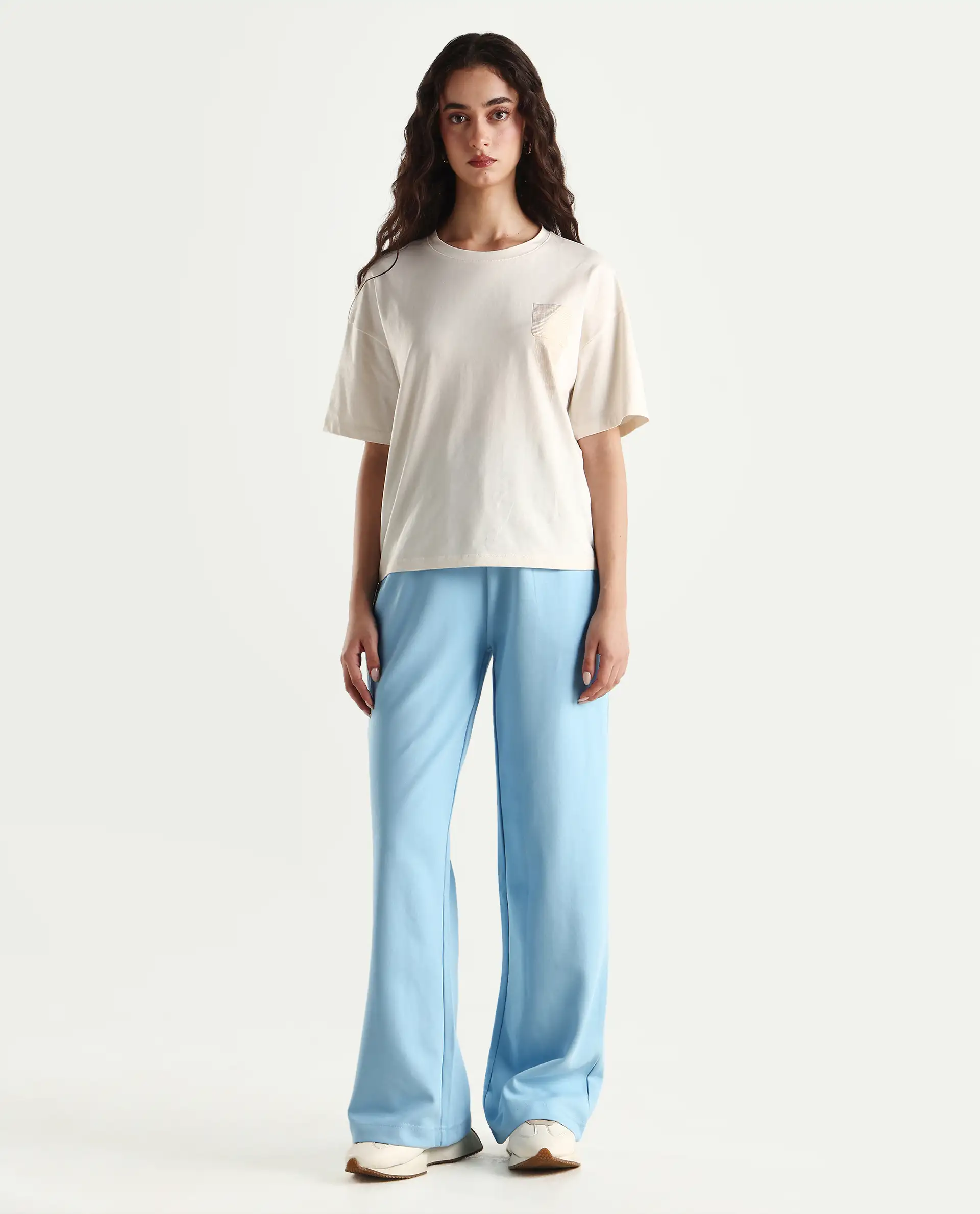 Rareism Women's Heavy Weight Interlock 340 Gsm Cotton Blend Plain Ankle Length Relaxed Fit Track Pant Flared - Image 3