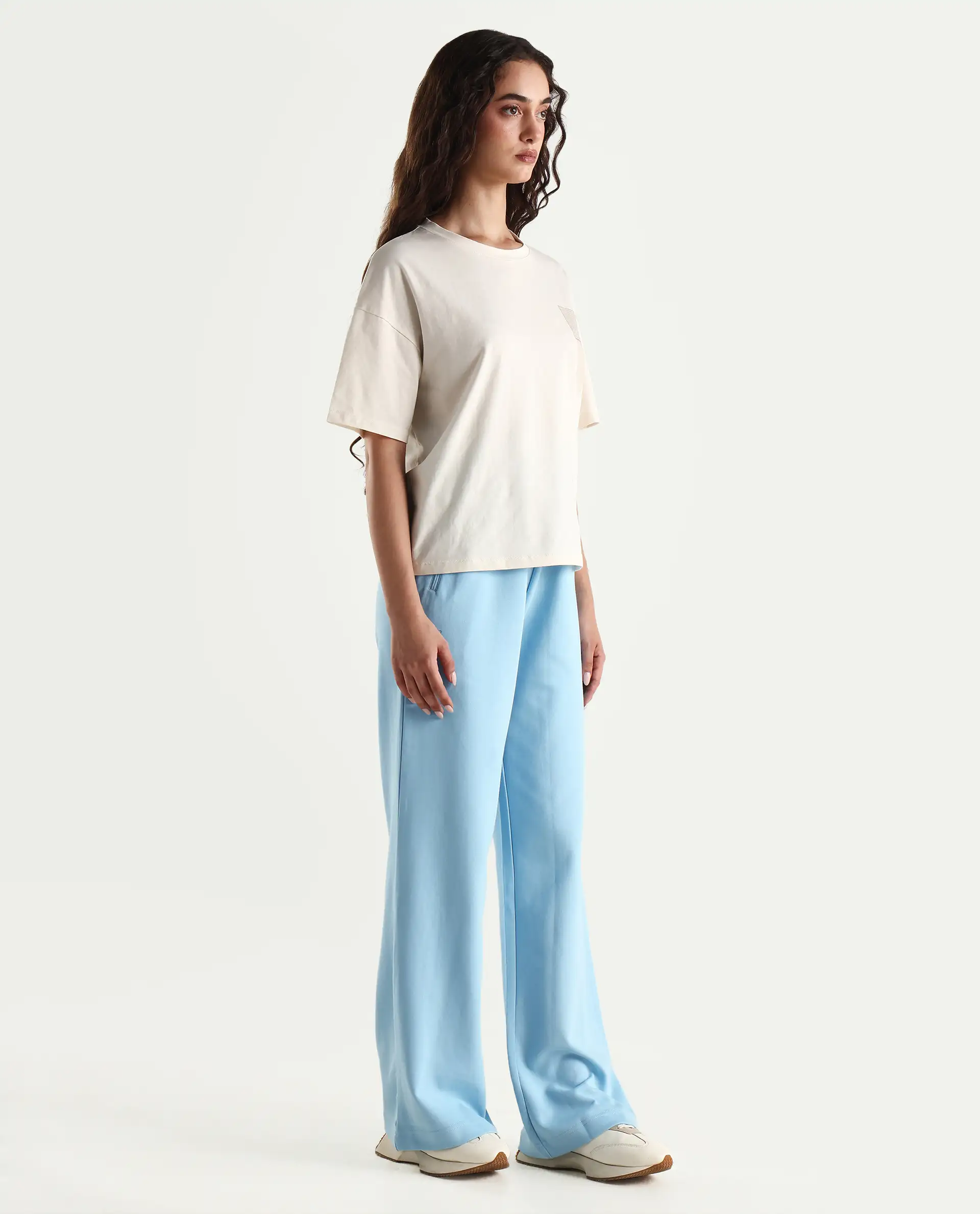 Rareism Women's Heavy Weight Interlock 340 Gsm Cotton Blend Plain Ankle Length Relaxed Fit Track Pant Flared - Image 5