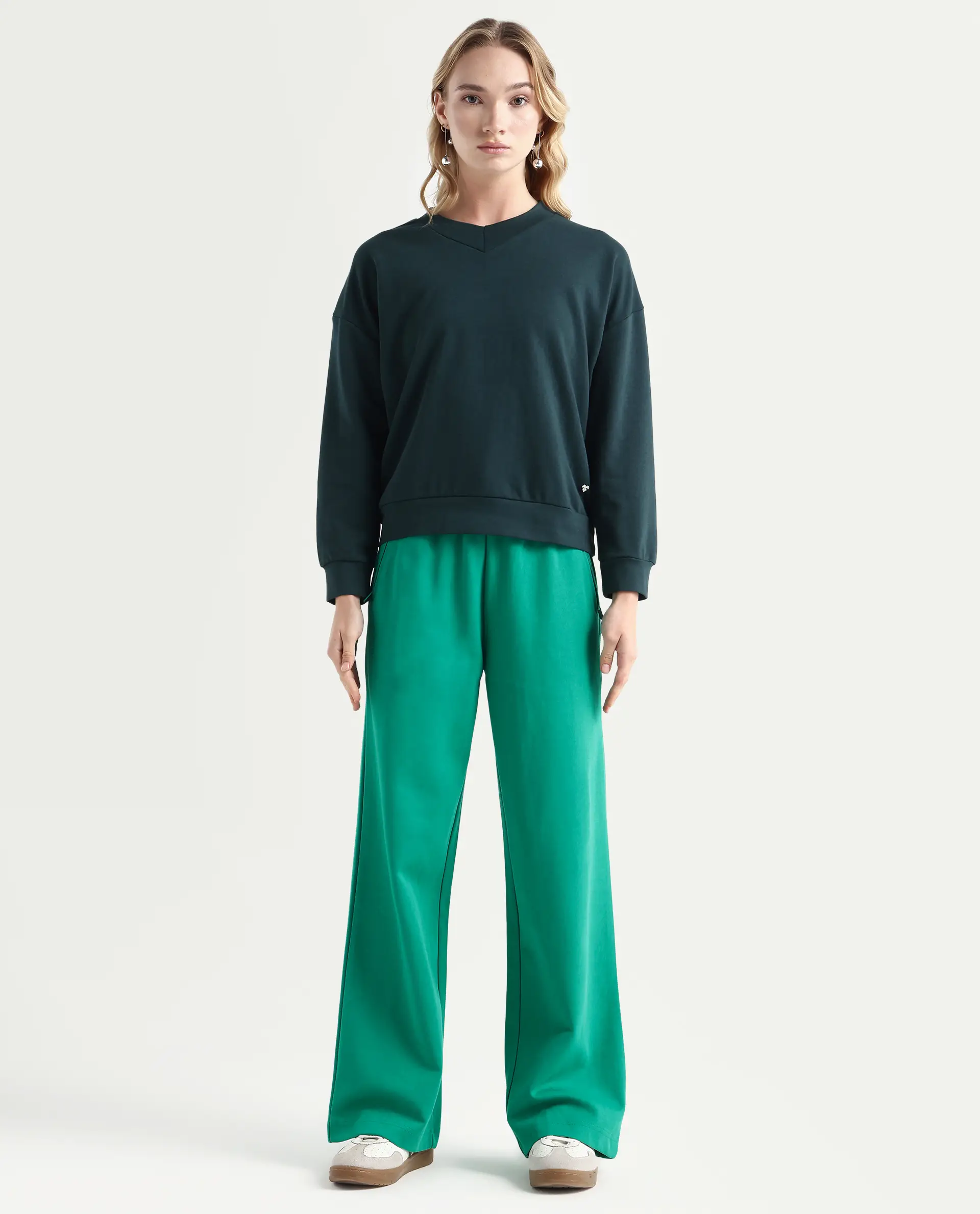 Rareism Women's Heavy Weight Interlock 340 Gsm Cotton Blend Plain Ankle Length Relaxed Fit Track Pant Flared - Image 4
