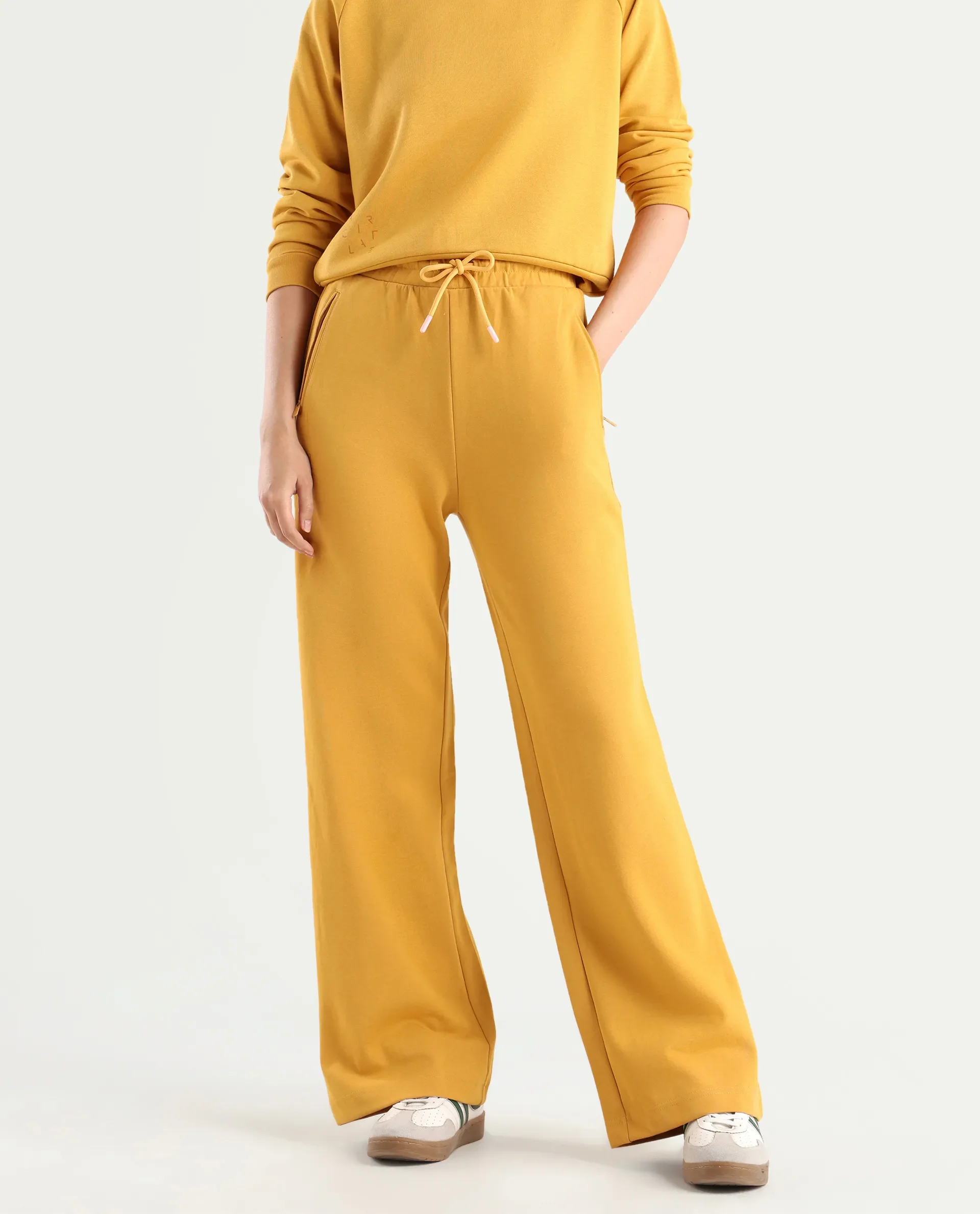Rareism Women's Heavy Weight Interlock 340 Gsm Cotton Blend Plain Ankle Length Relaxed Fit Track Pant Flared - Image 2