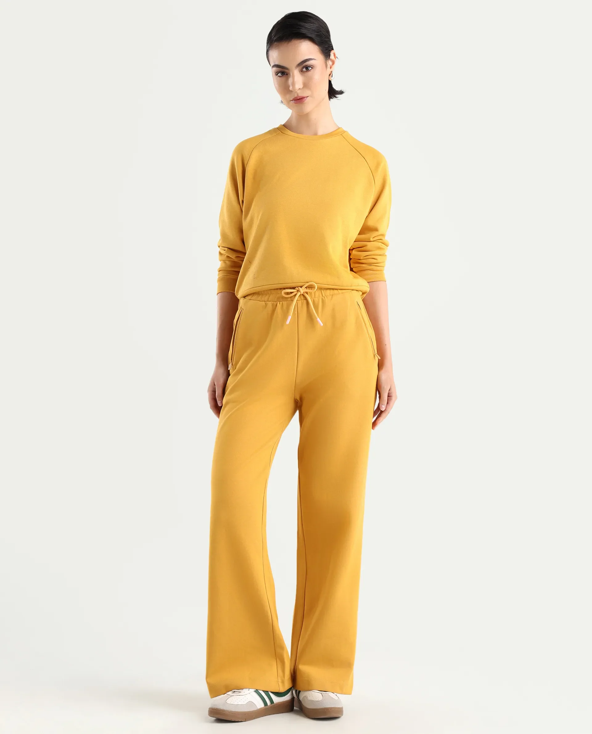 Rareism Women's Heavy Weight Interlock 340 Gsm Cotton Blend Plain Ankle Length Relaxed Fit Track Pant Flared - Image 3