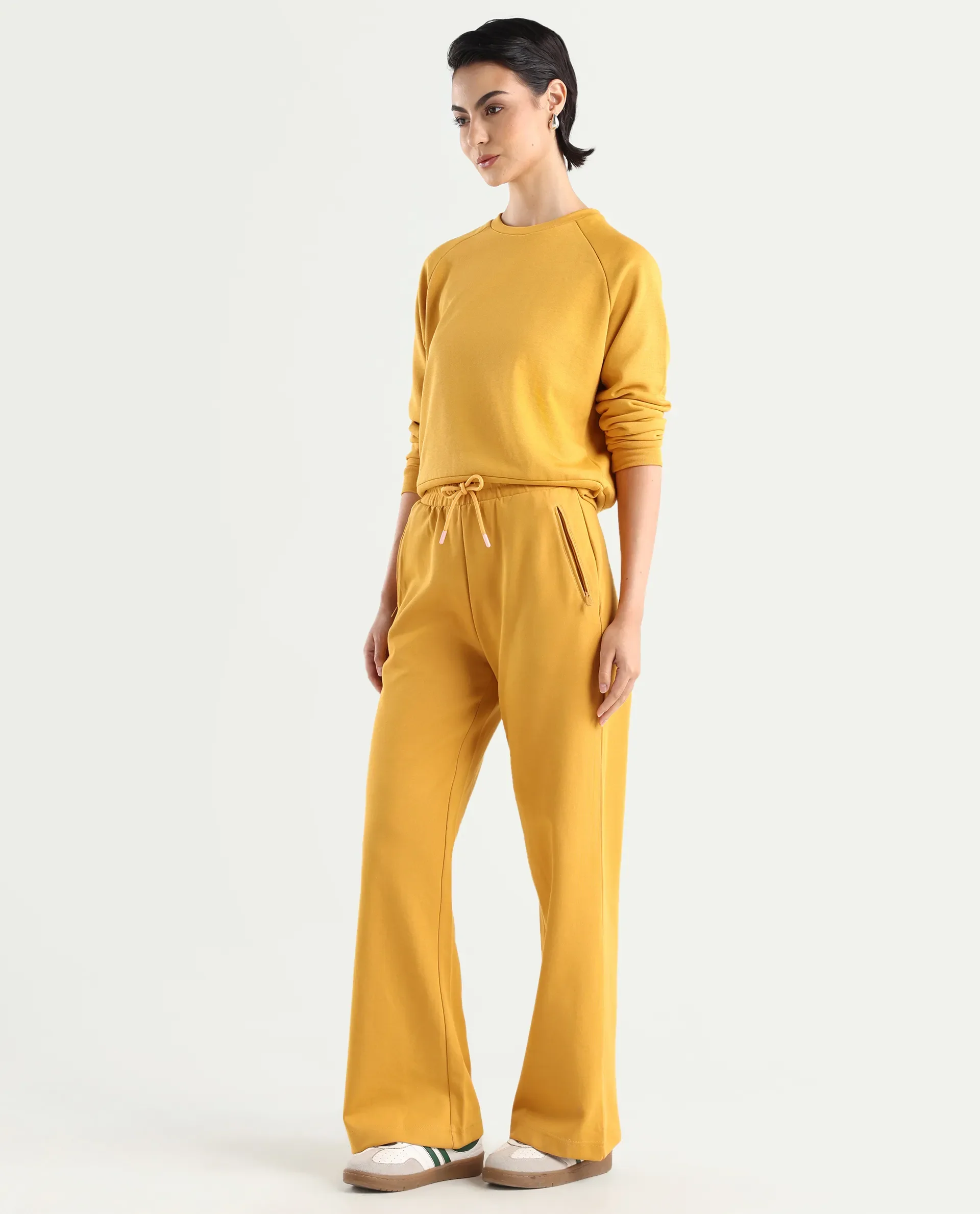 Rareism Women's Heavy Weight Interlock 340 Gsm Cotton Blend Plain Ankle Length Relaxed Fit Track Pant Flared - Image 5