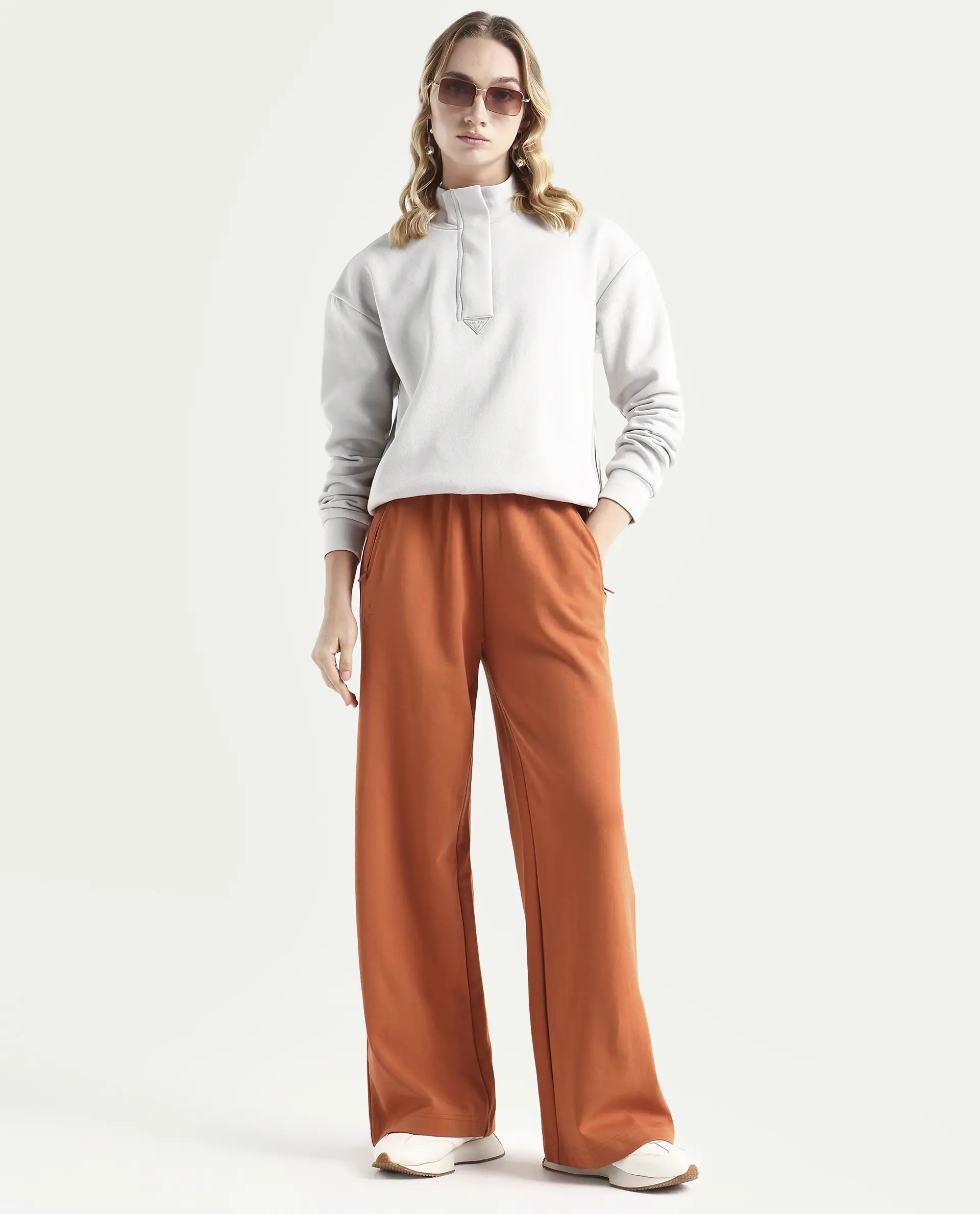 Rareism Women's Heavy Weight Interlock 340 Gsm Cotton Blend Plain Ankle Length Relaxed Fit Track Pant Flared - Image 2
