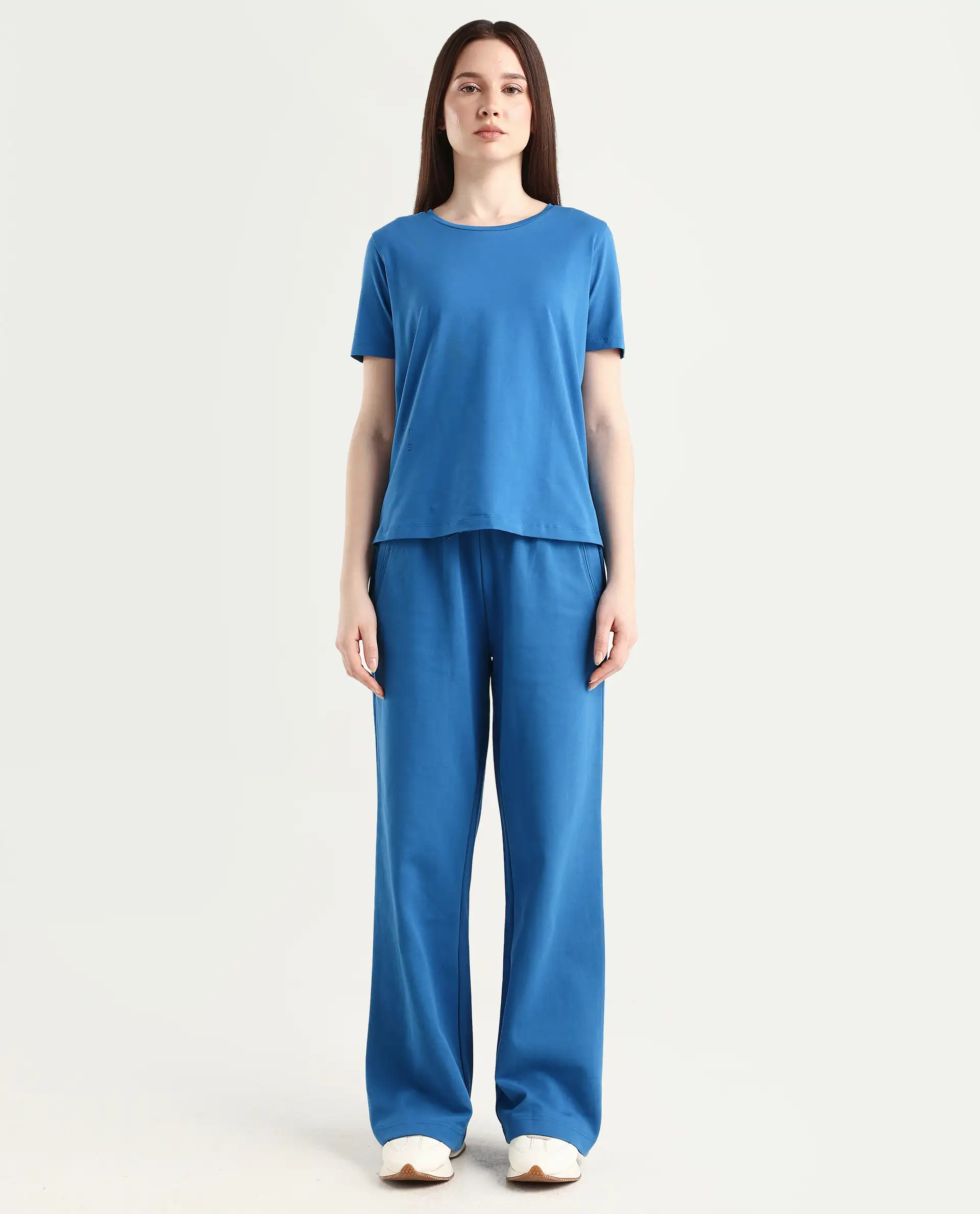Rareism Women's Heavy Weight Interlock 340 Gsm Cotton Blend Plain Ankle Length Relaxed Fit Track Pant Flared - Image 3