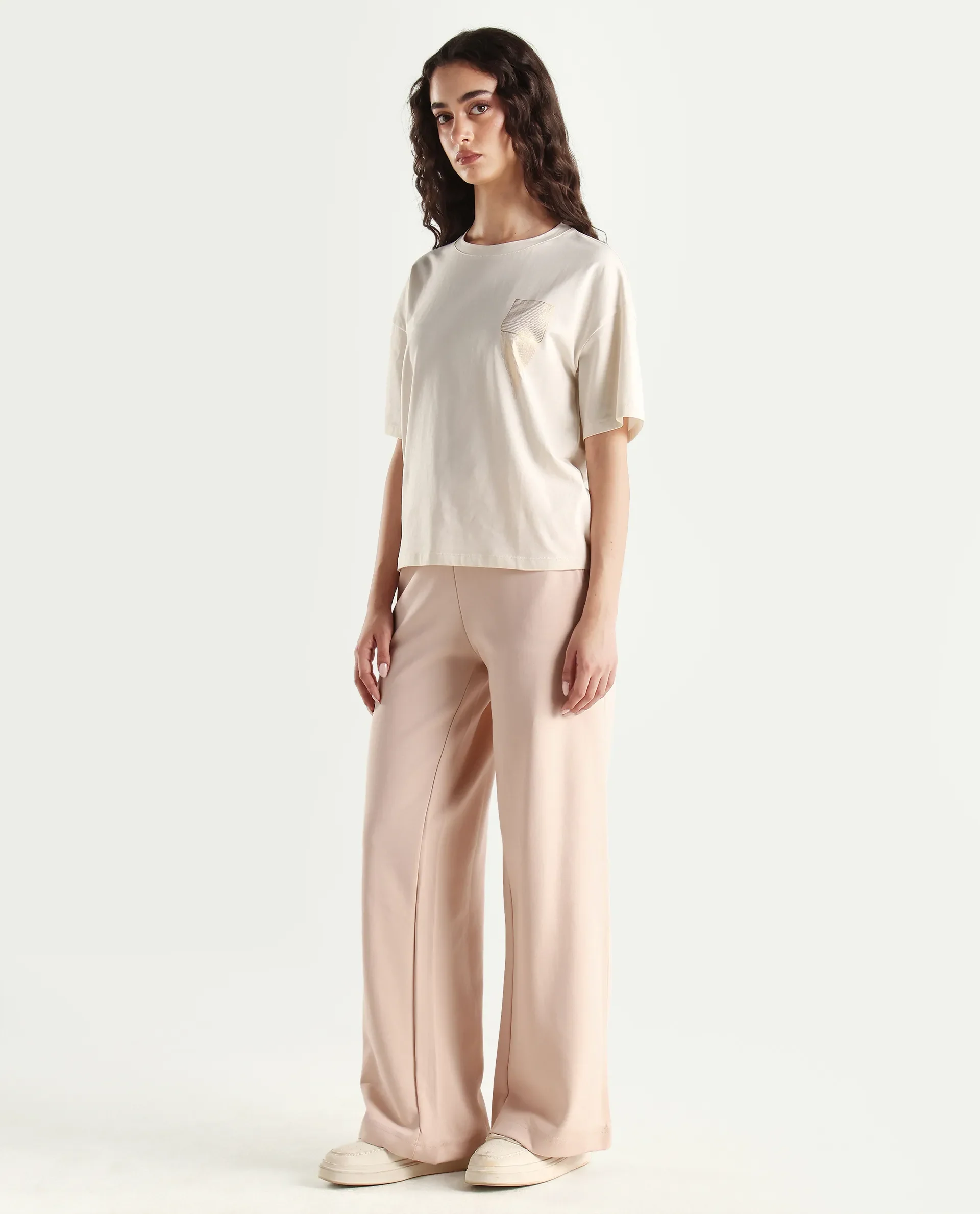 Rareism Women's Heavy Weight Interlock 340 Gsm Cotton Blend Plain Ankle Length Relaxed Fit Track Pant Flared - Image 4