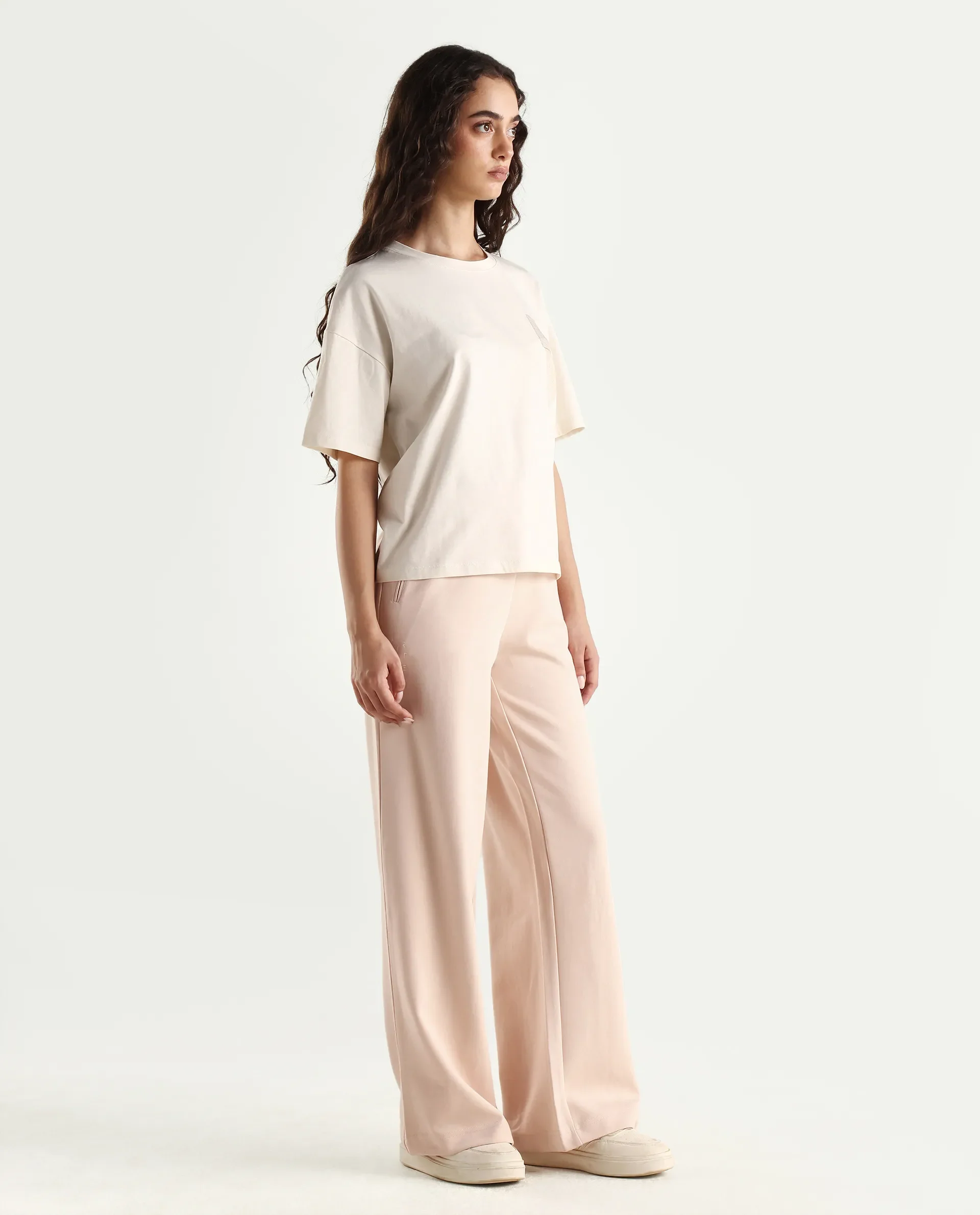 Rareism Women's Heavy Weight Interlock 340 Gsm Cotton Blend Plain Ankle Length Relaxed Fit Track Pant Flared - Image 5
