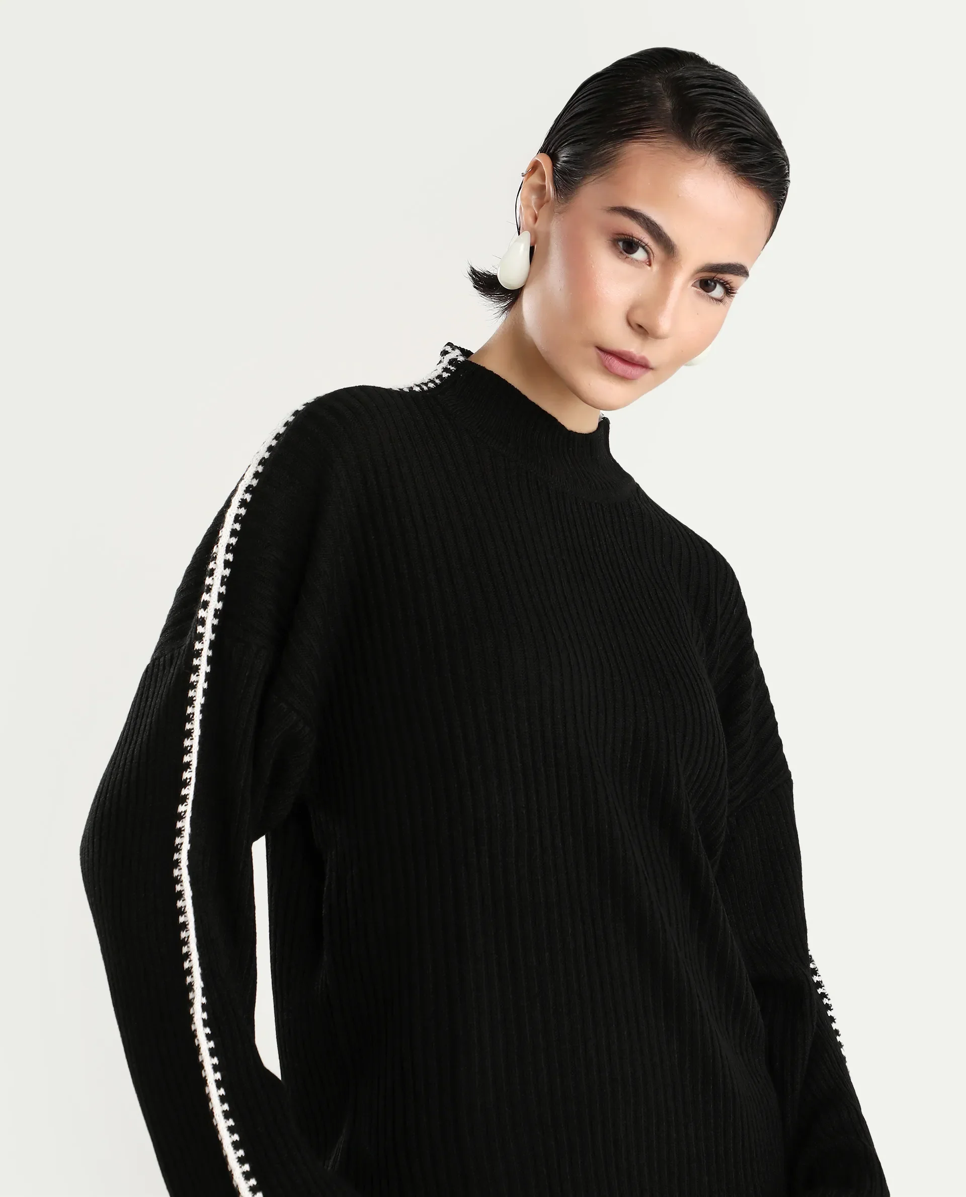 Rareism Women's Cassiopiea Black Acrylic High Neck Plain Relaxed Fit Sweater - Image 4