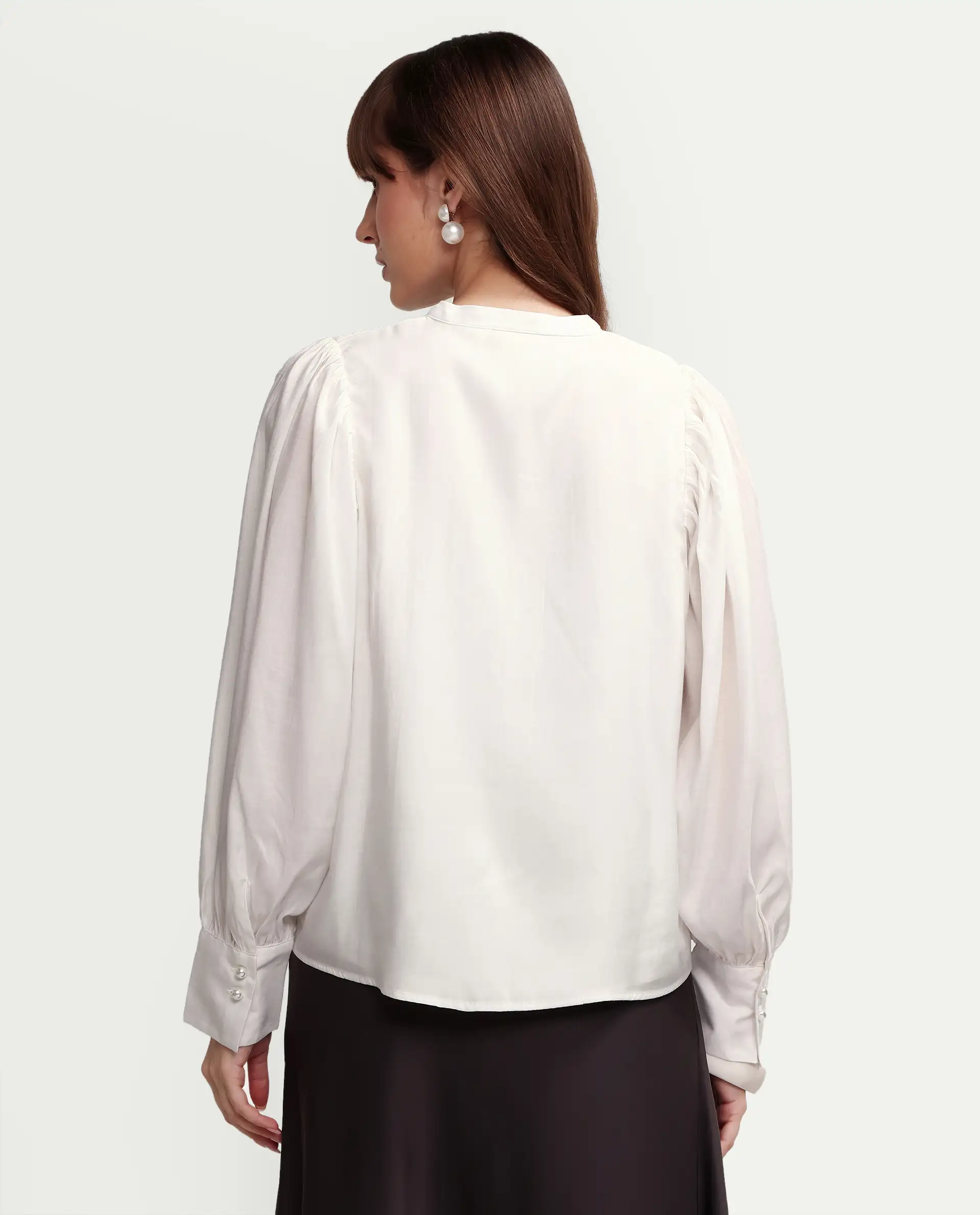 Rareism Women's Ceca Off White Viscose Blend Full Sleeve Relaxed Fit Plain Top - Image 7
