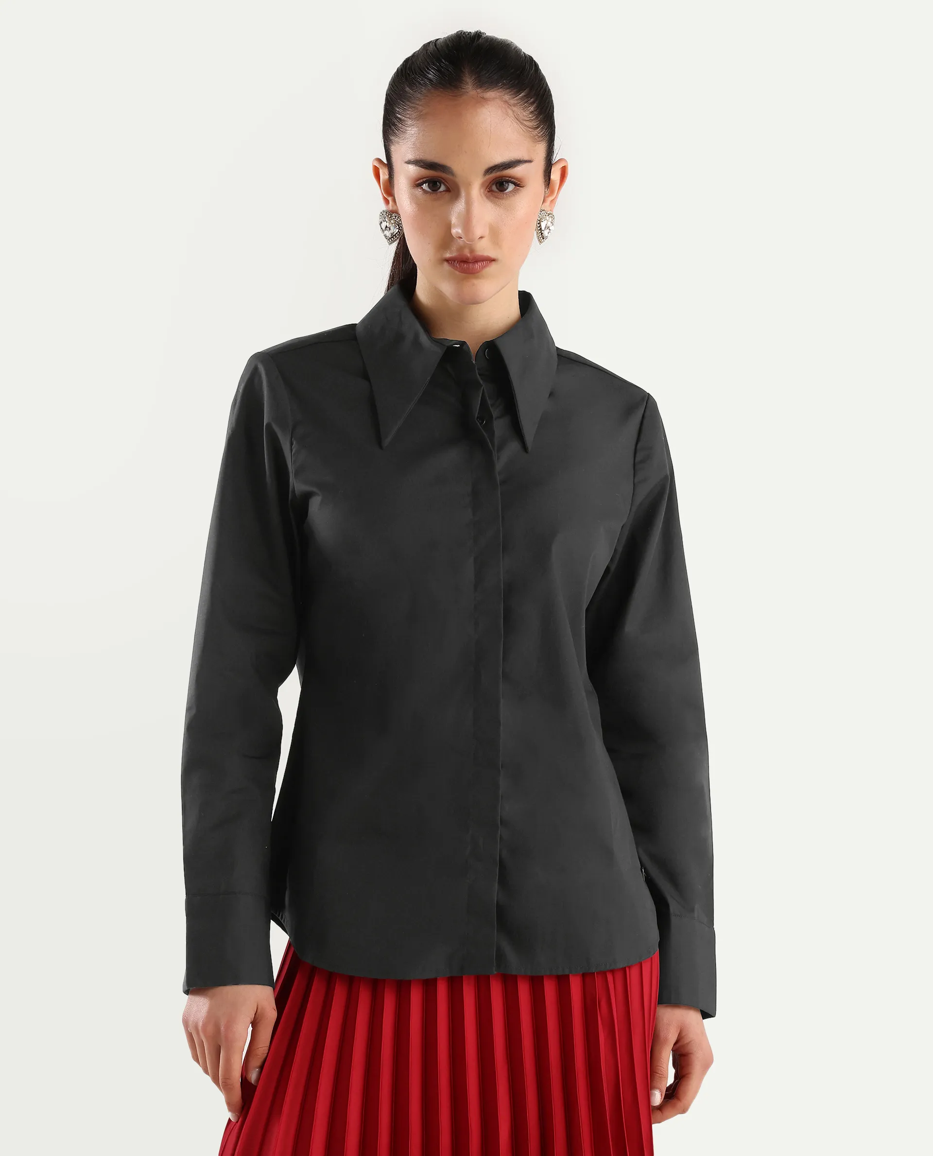 Rareism Women's Ceos Black Cotton Blend Spread Collar Plain Cuffed Sleeve Regular Fit Top - Image 3