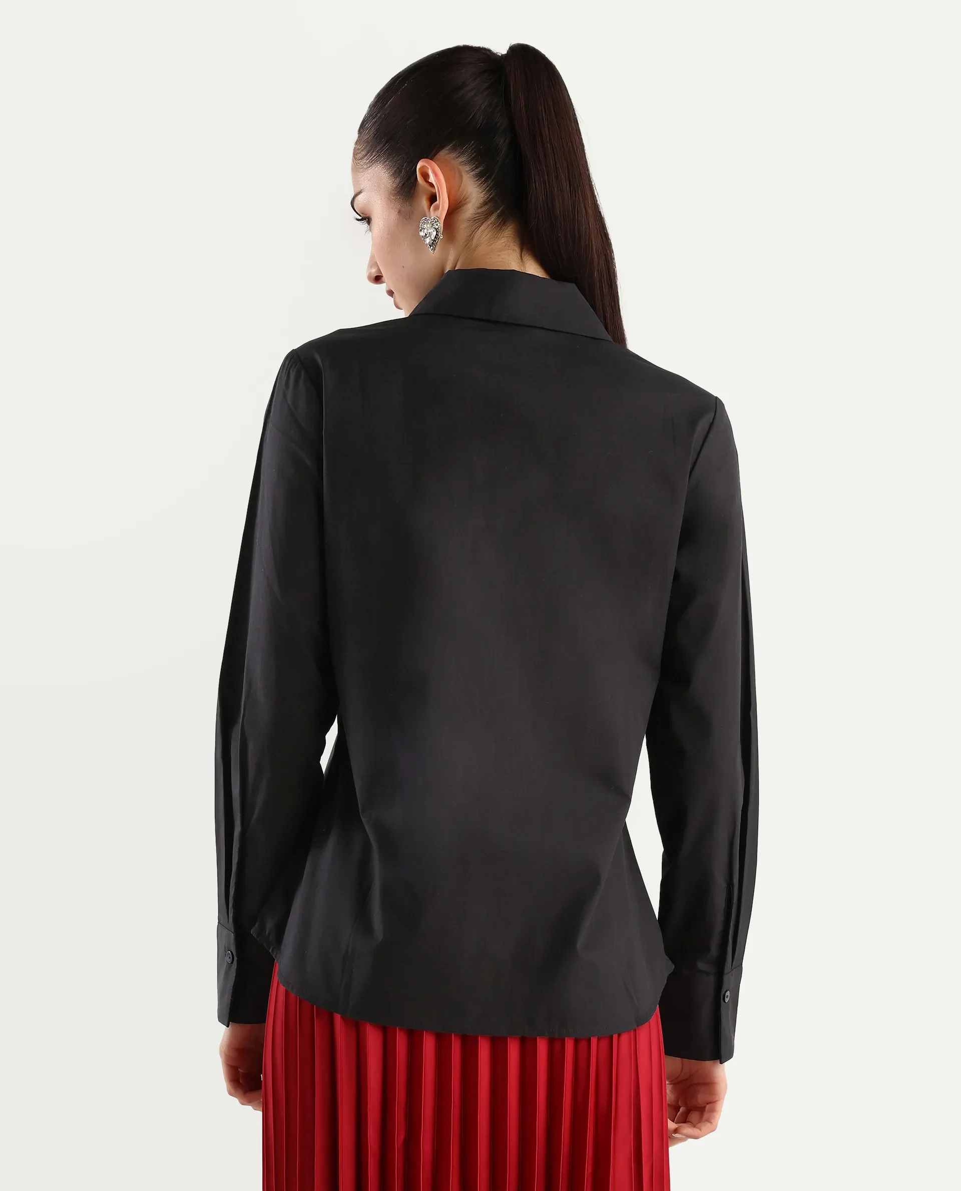 Rareism Women's Ceos Black Cotton Blend Spread Collar Plain Cuffed Sleeve Regular Fit Top - Image 8
