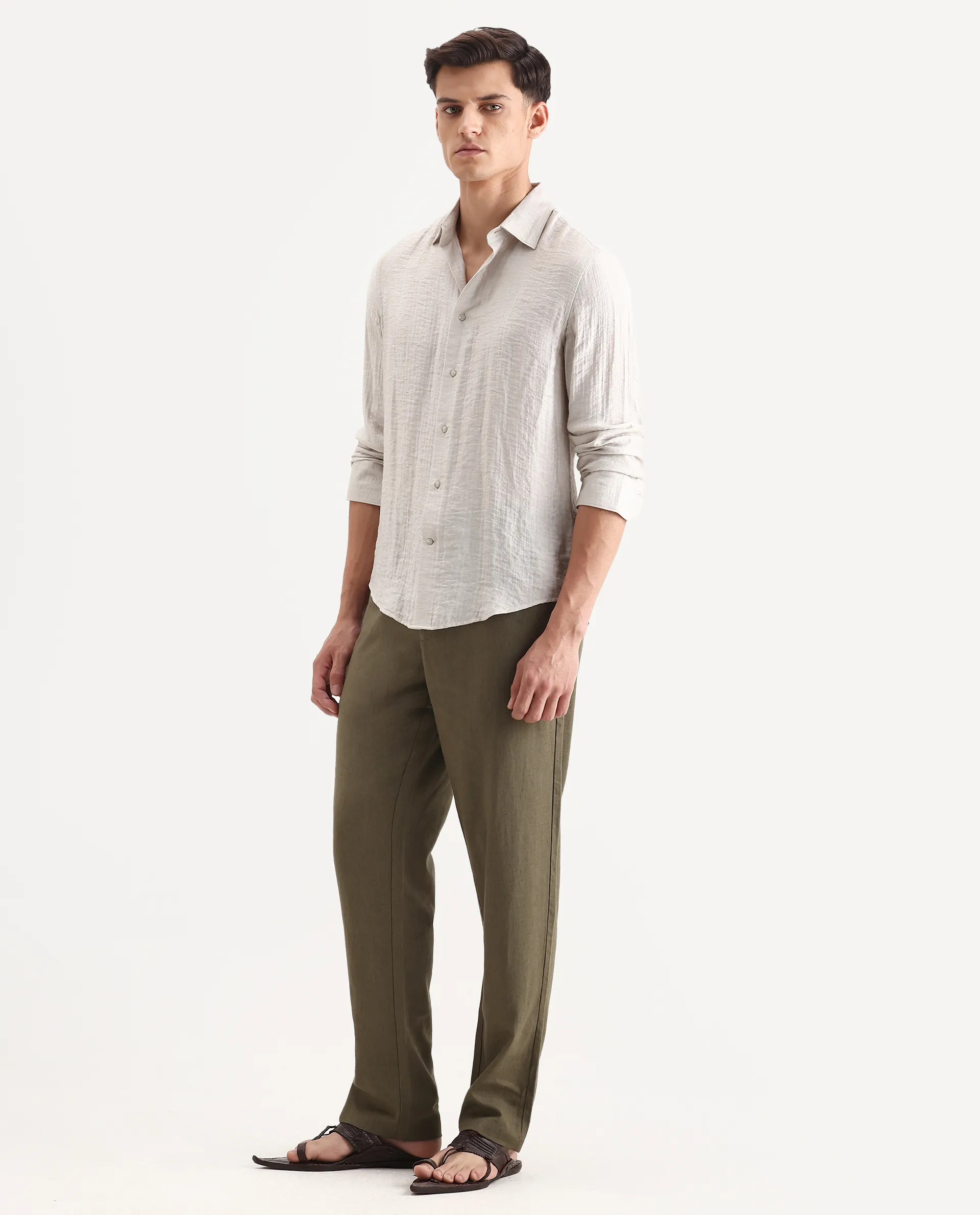 Rare Rabbit Men Chinio Dark Olive Linen Blend Drawstring Closure Plain Trouser - Image 5