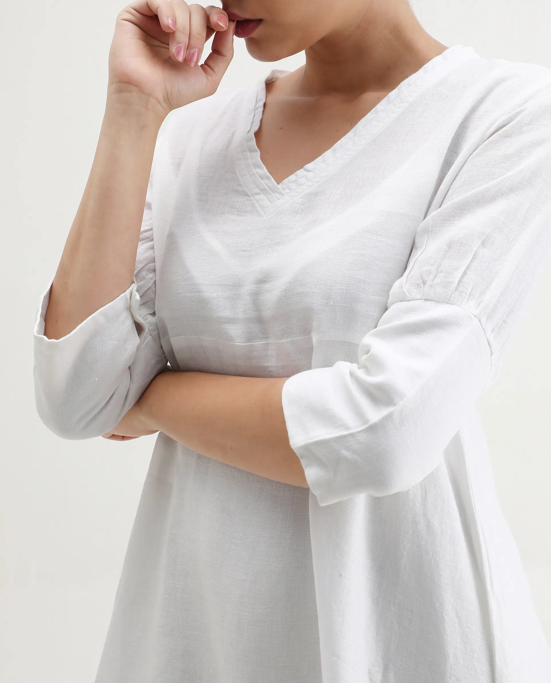 Rareism Women's Cherry 1 White Linen V-Neck Plain Extended Sleeves Knee Length Relaxed Fit Dress - Image 3