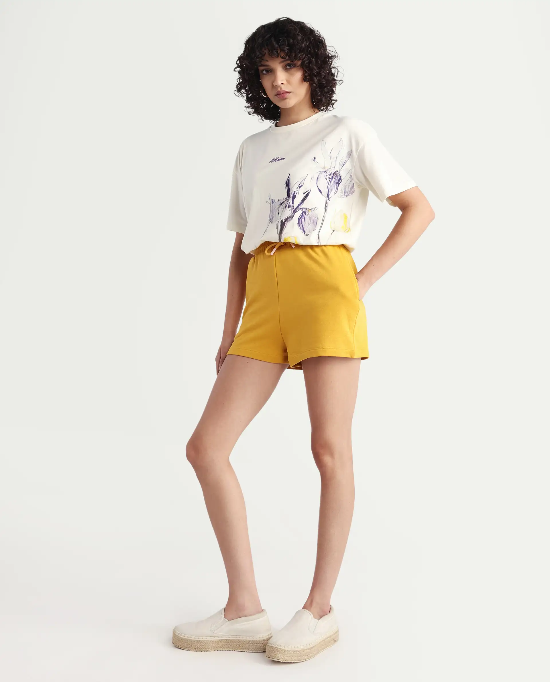 Rareism Women's Medium Weight Terry 290 Gsm Cotton Blend Plain Mini Relaxed Fit Shorts - Image 2