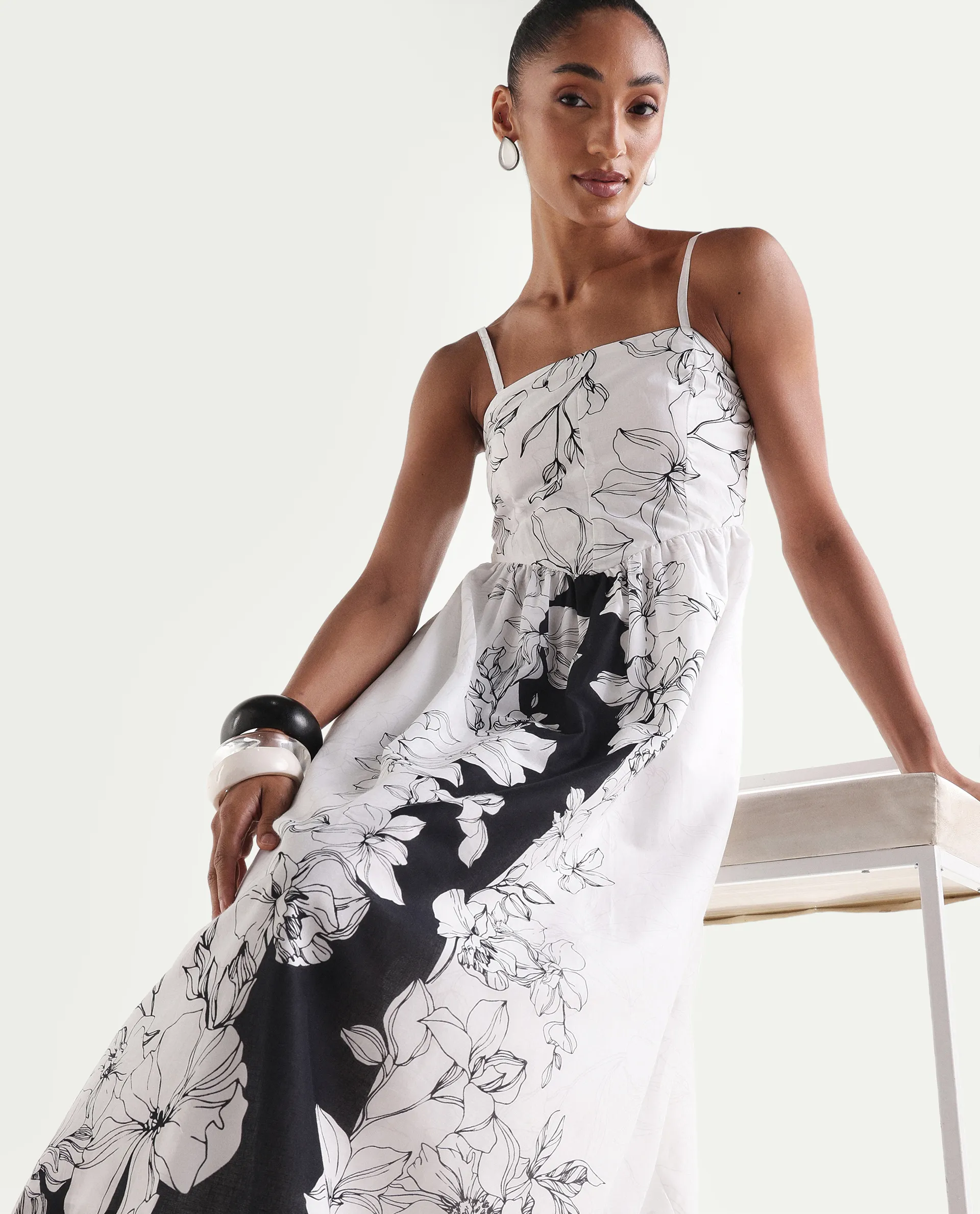 Rareism Women's Clara White Cotton Sleeveless Fit And Flare Floral Print Dress - Image 2