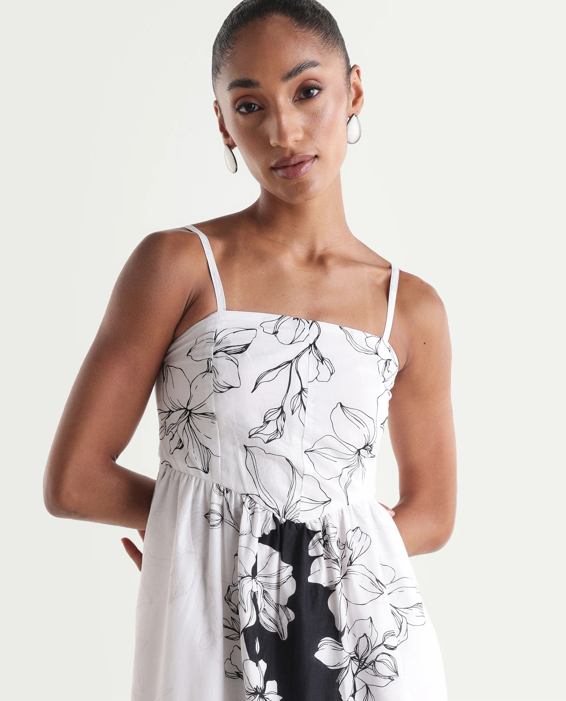 Rareism Women's Clara White Cotton Sleeveless Fit And Flare Floral Print Dress - Image 4