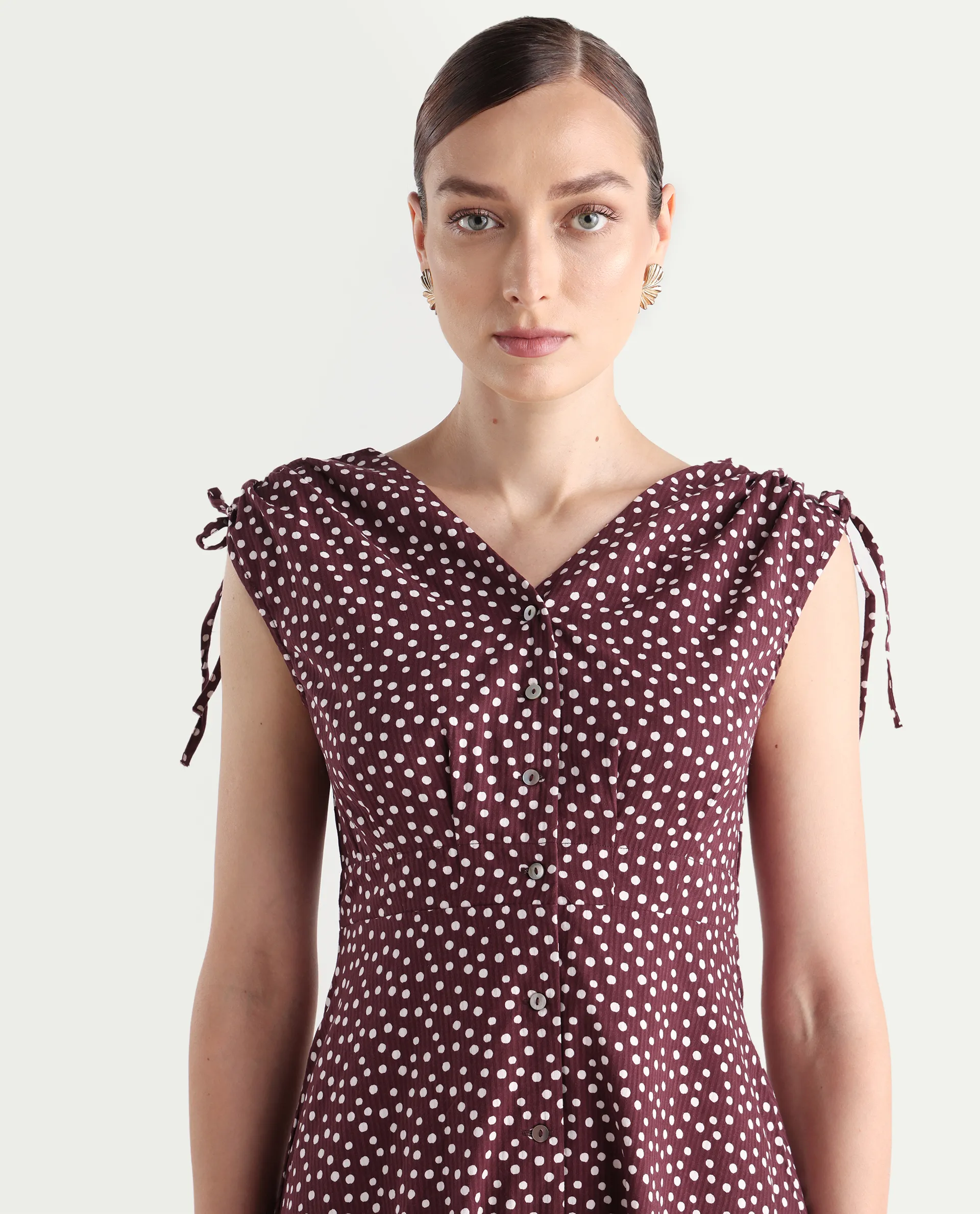 Rareism Women's Clarta Brown V-Neck Polka Print Sleeveless Midi A-Line Dress - Image 4