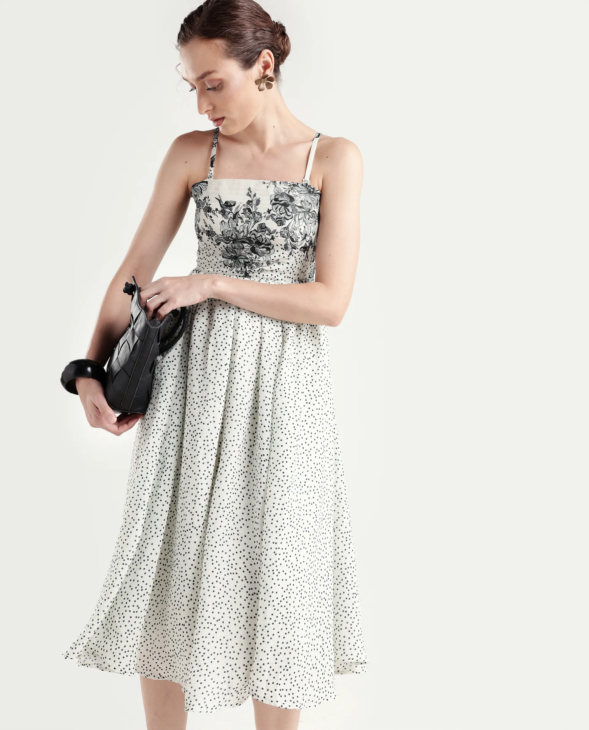Rareism Women's Clora Off White Polyester Sleeveless Fit And Flare Floral Print Dress - Image 2