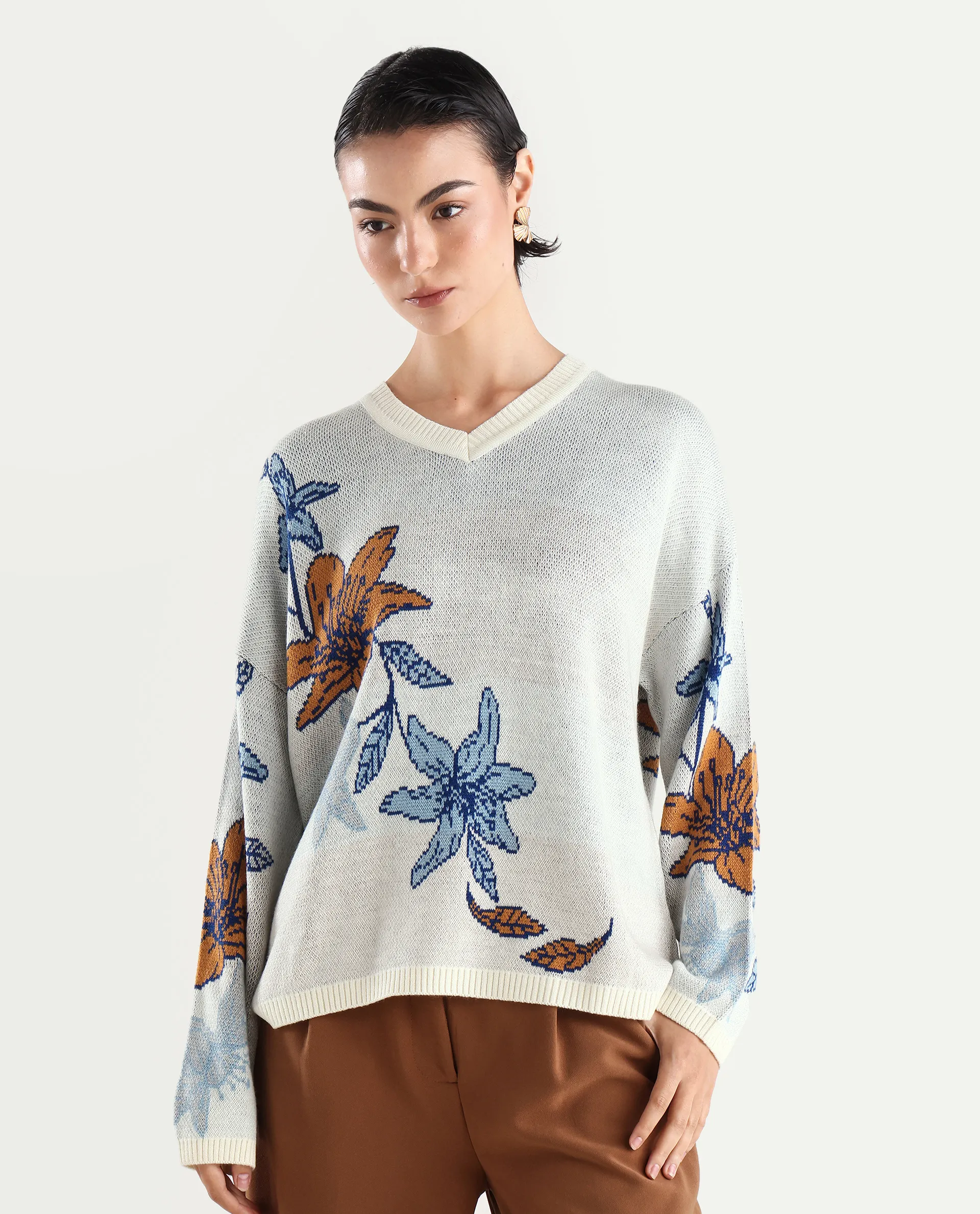 Rareism Women's Cometry Off White Acrylic V-Neck Floral Print Relaxed Fit Sweater - Image 3