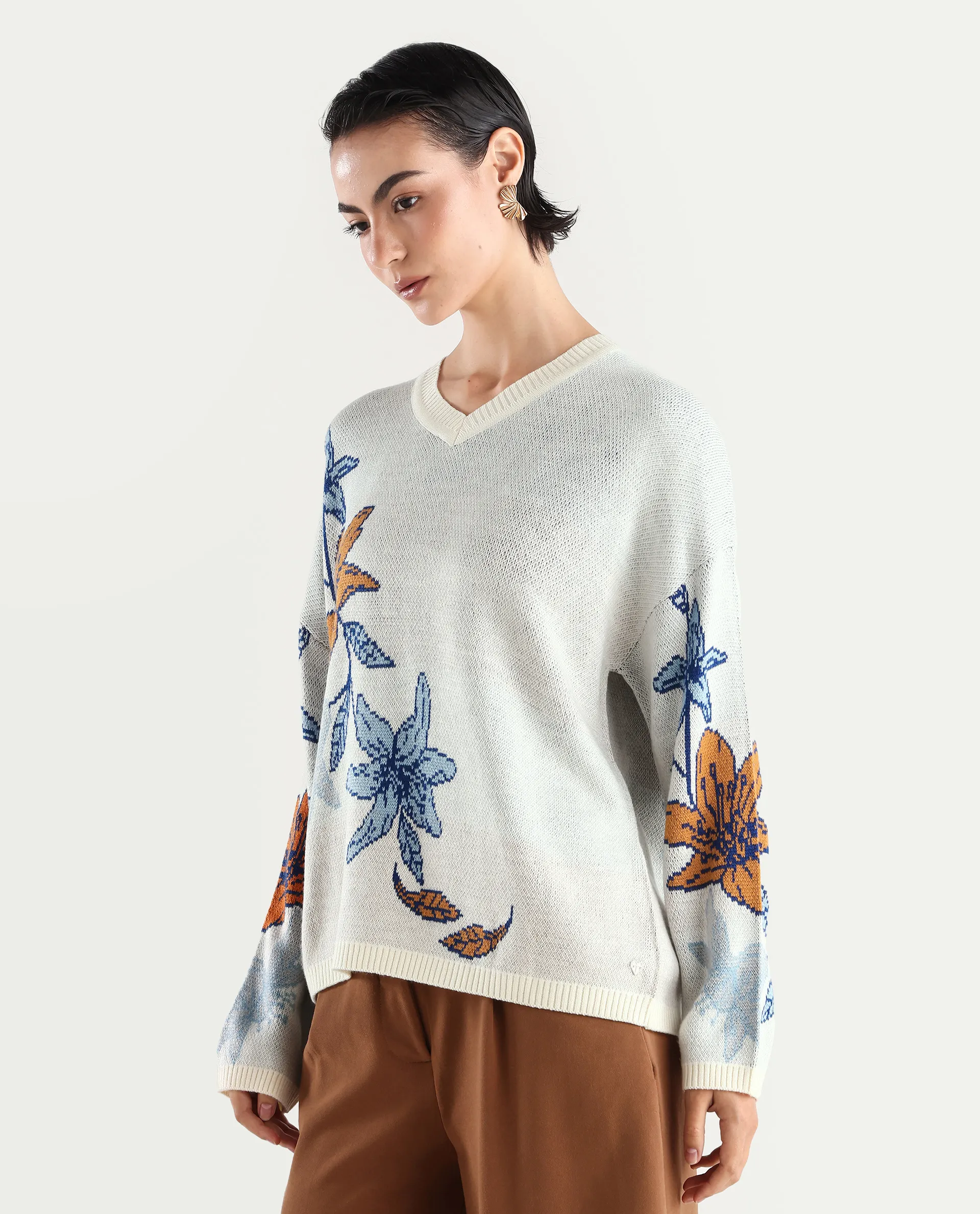Rareism Women's Cometry Off White Acrylic V-Neck Floral Print Relaxed Fit Sweater - Image 5