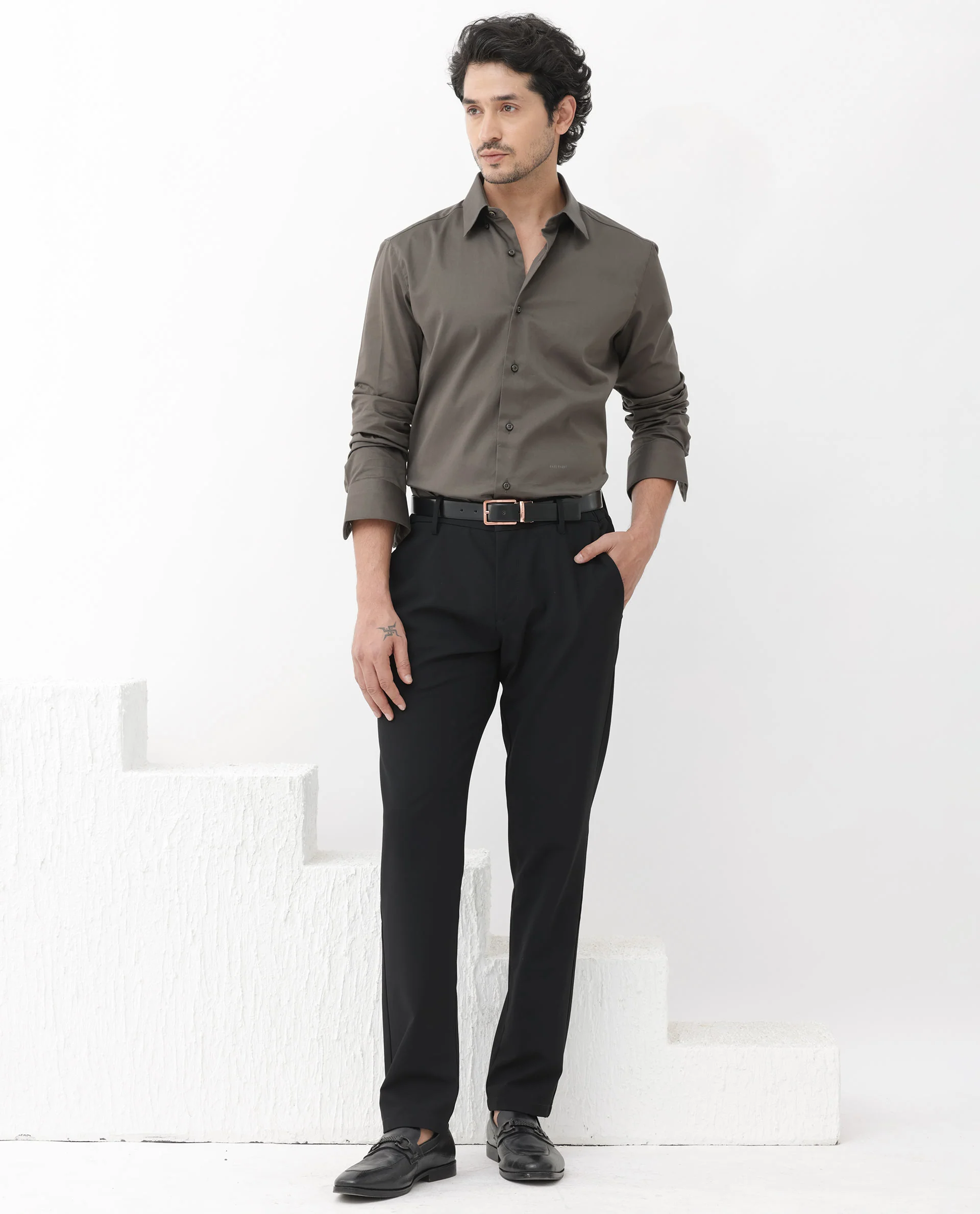 Rare Rabbit Men's Como-4 Dusky Olive Cotton Plain Regular Fit Full Sleeve Collared Shirt - Image 2
