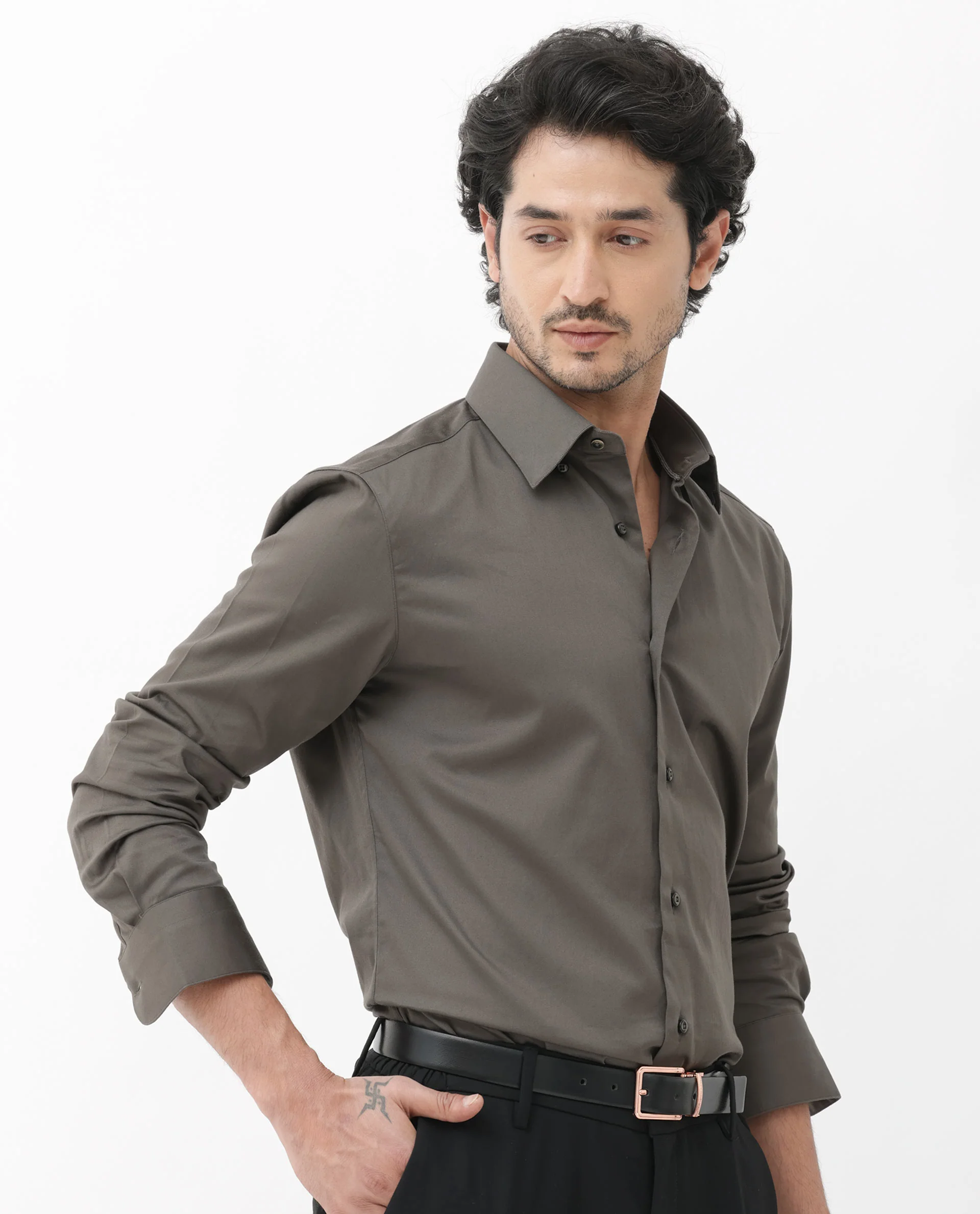 Rare Rabbit Men's Como-4 Dusky Olive Cotton Plain Regular Fit Full Sleeve Collared Shirt - Image 3