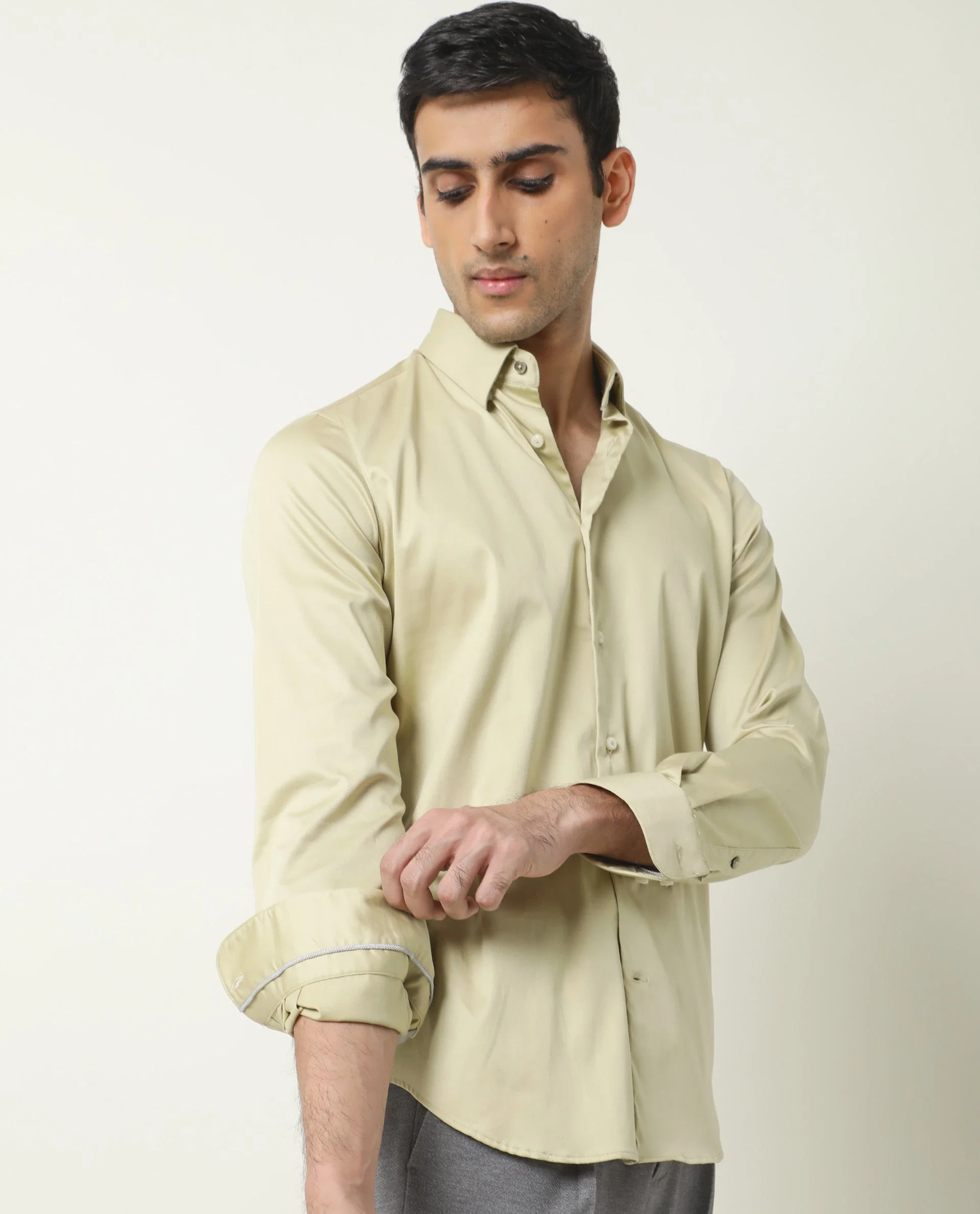 Rare Rabbit Men's Como Green Satin Plain Regular Fit Full Sleeve Collared Shirt - Image 2