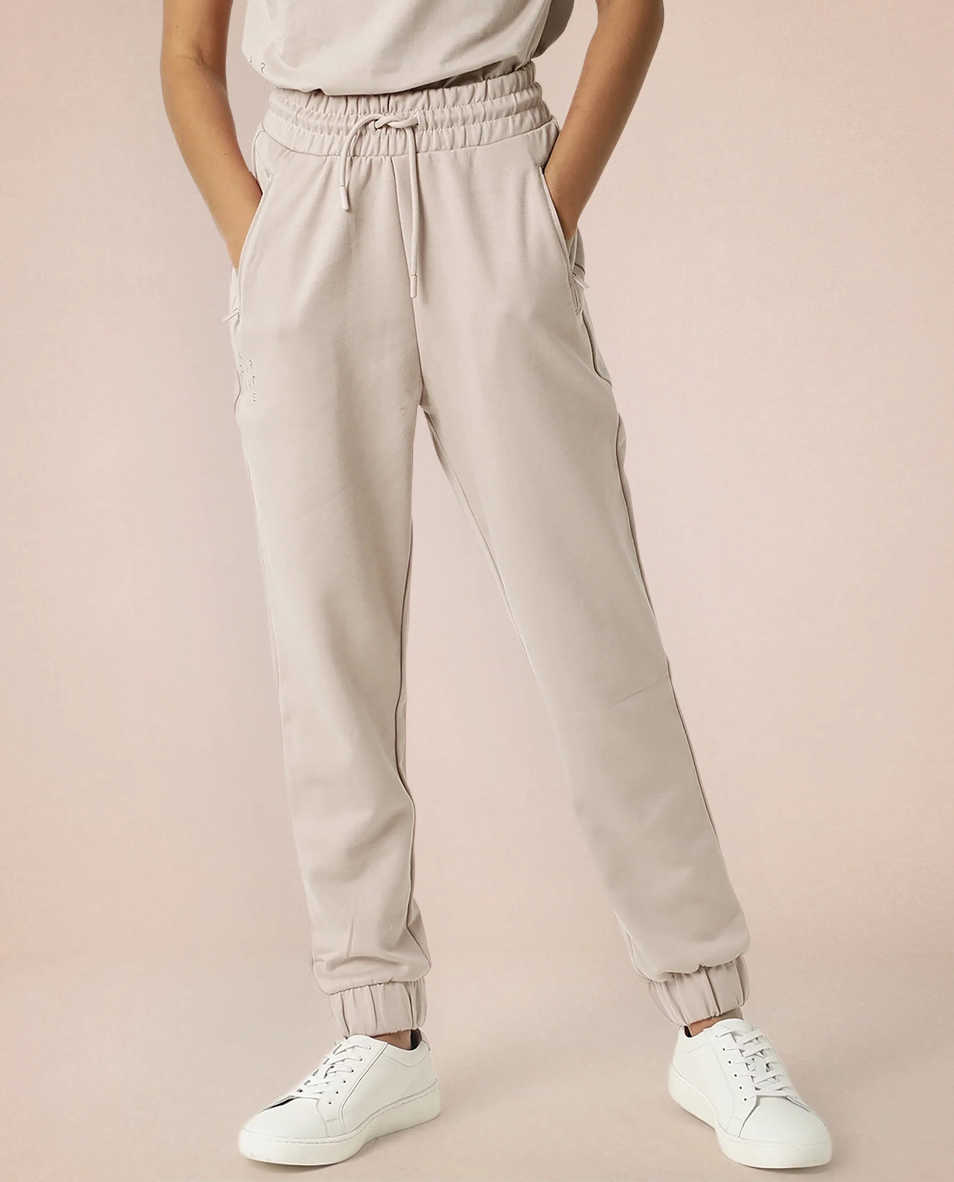 Rareism Women's Heavy Weight Interlock 340 Gsm Cotton Blend Plain Ankle Length Relaxed Fit Track Pant - Image 3