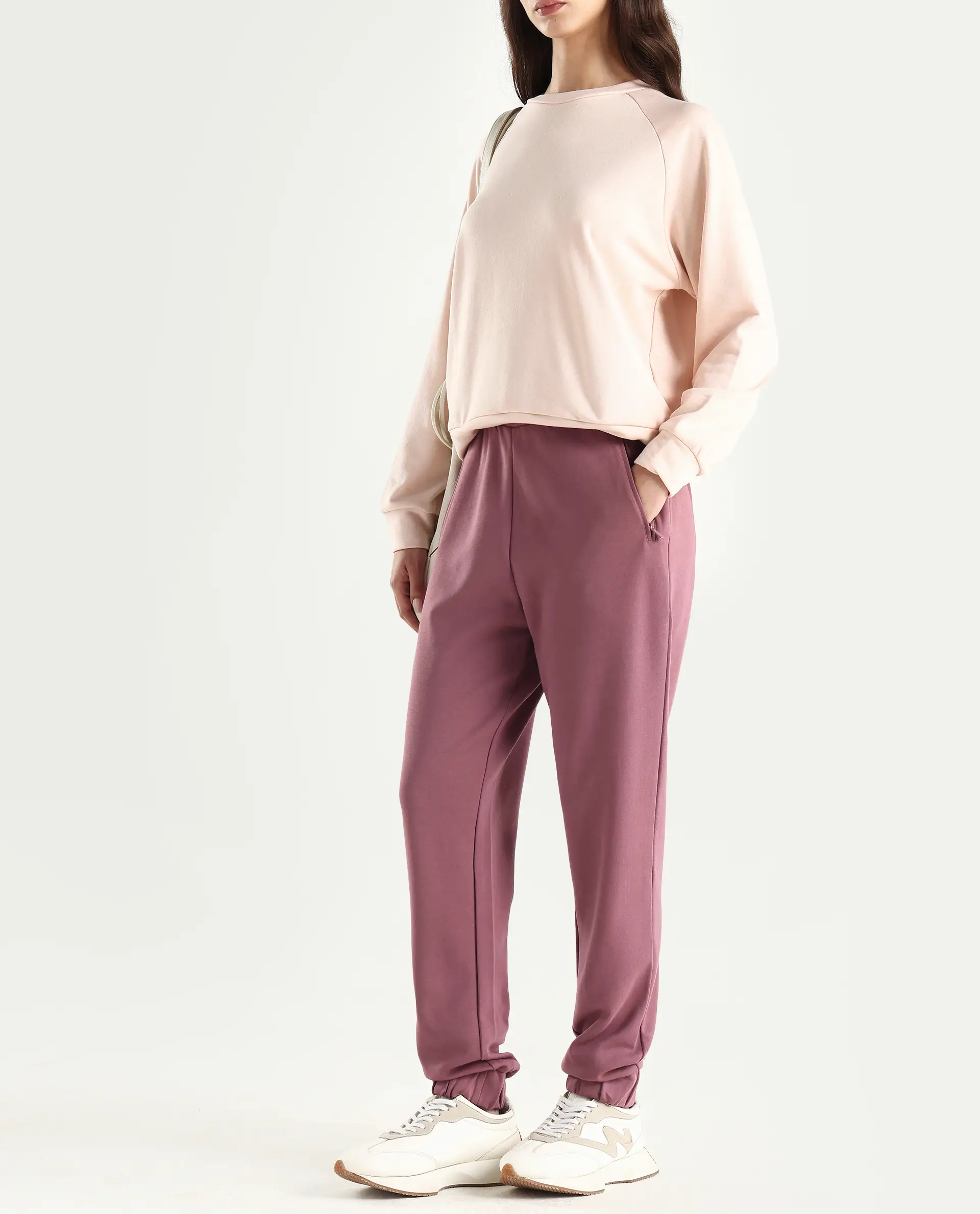 Rareism Women's Heavy Weight Interlock 340 Gsm Cotton Blend Plain Ankle Length Relaxed Fit Track Pant - Image 3
