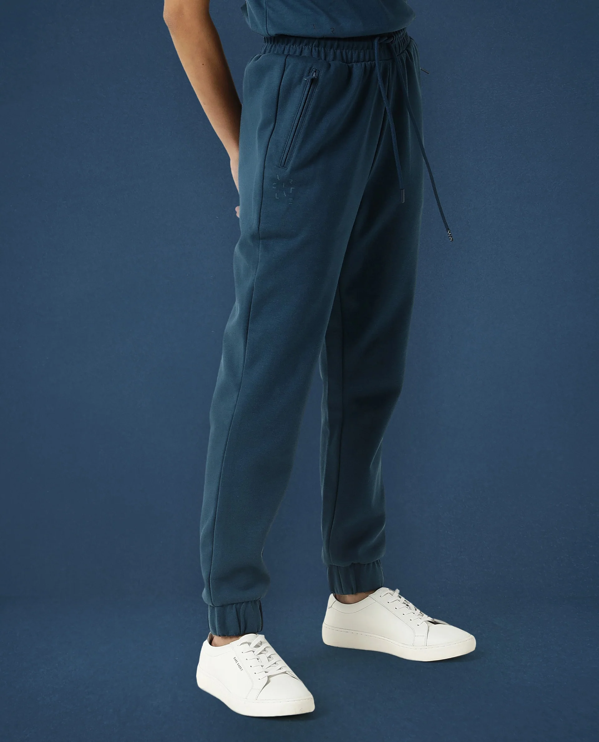 Rareism Women's Heavy Weight Interlock 340 Gsm Cotton Blend Plain Ankle Length Relaxed Fit Track Pant - Image 4