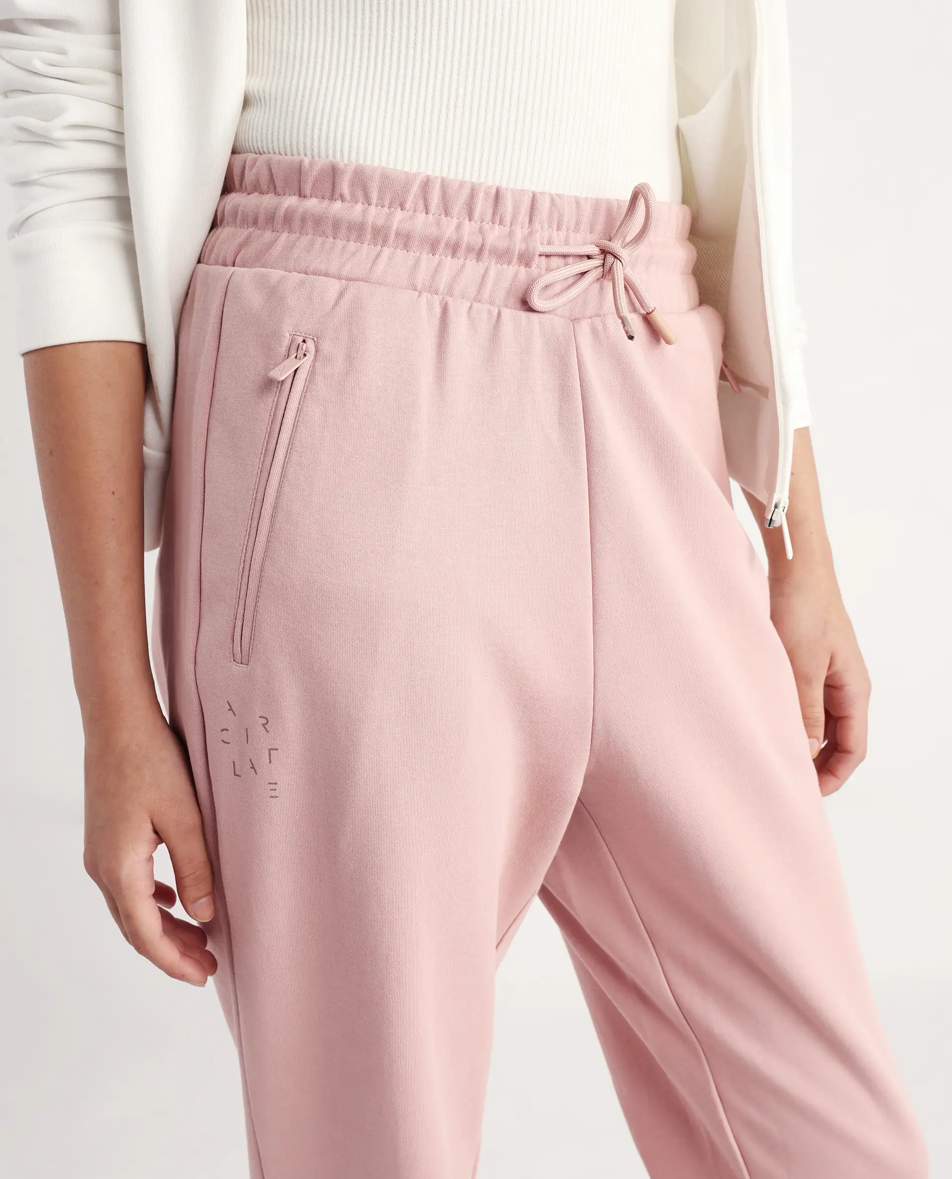 Rareism Women's Heavy Weight Interlock 340 Gsm Cotton Blend Plain Ankle Length Relaxed Fit Track Pant - Image 4