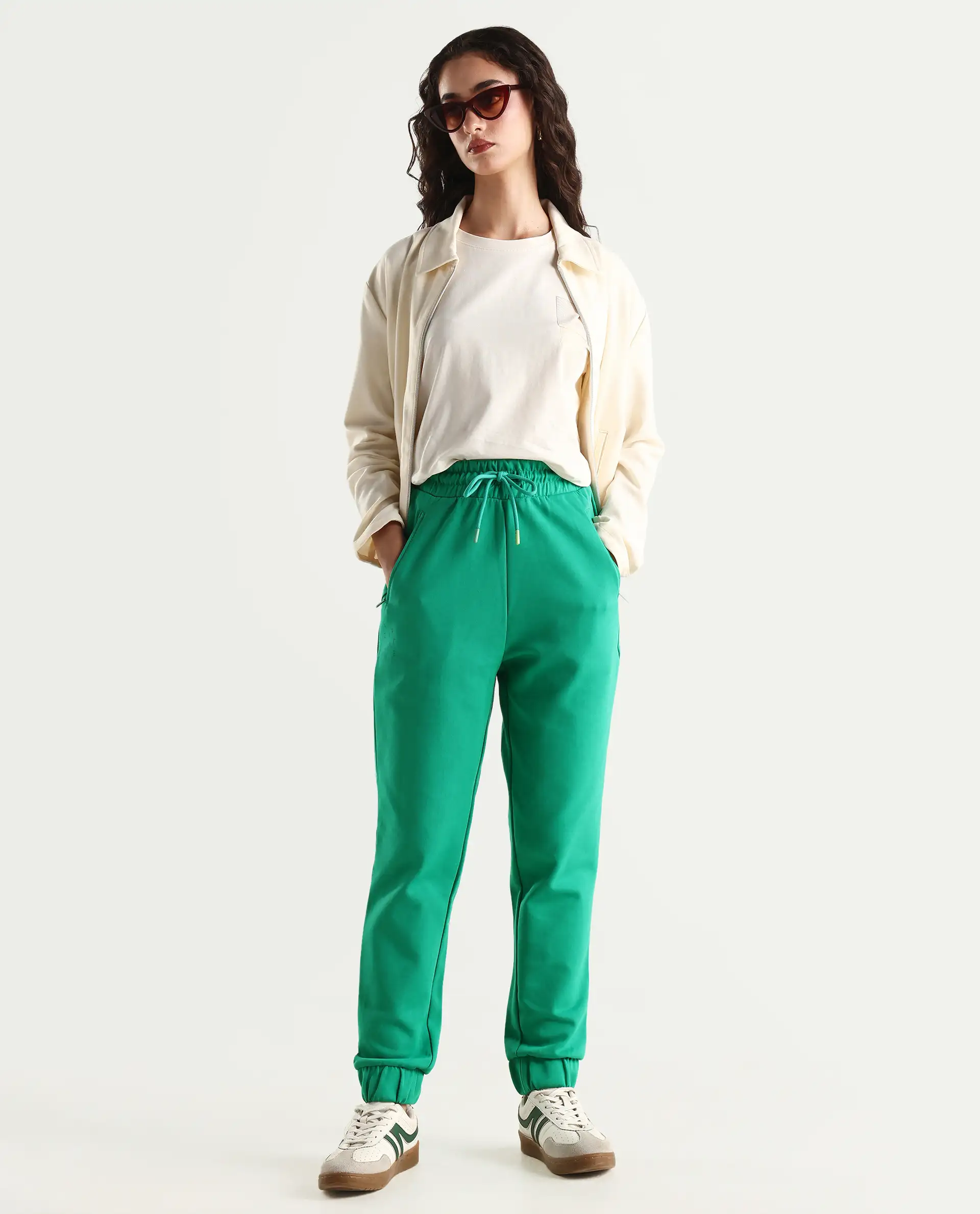 Rareism Women's Heavy Weight Interlock 340 Gsm Cotton Blend Plain Ankle Length Relaxed Fit Track Pant - Image 2