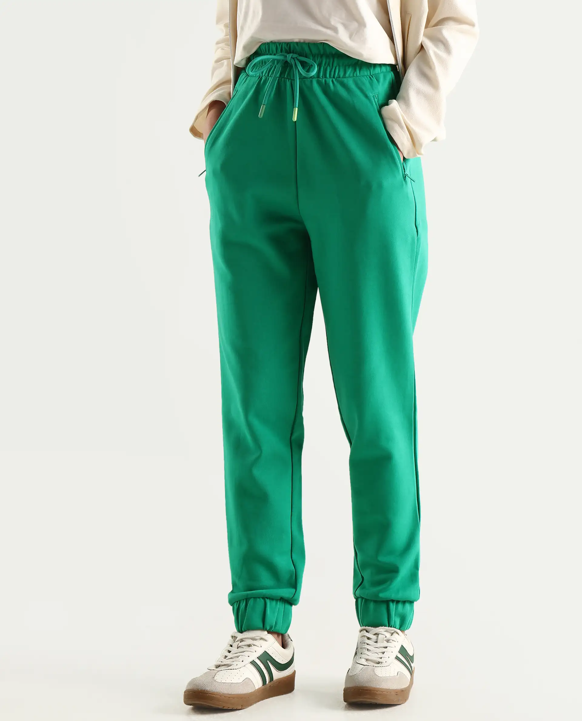 Rareism Women's Heavy Weight Interlock 340 Gsm Cotton Blend Plain Ankle Length Relaxed Fit Track Pant - Image 3