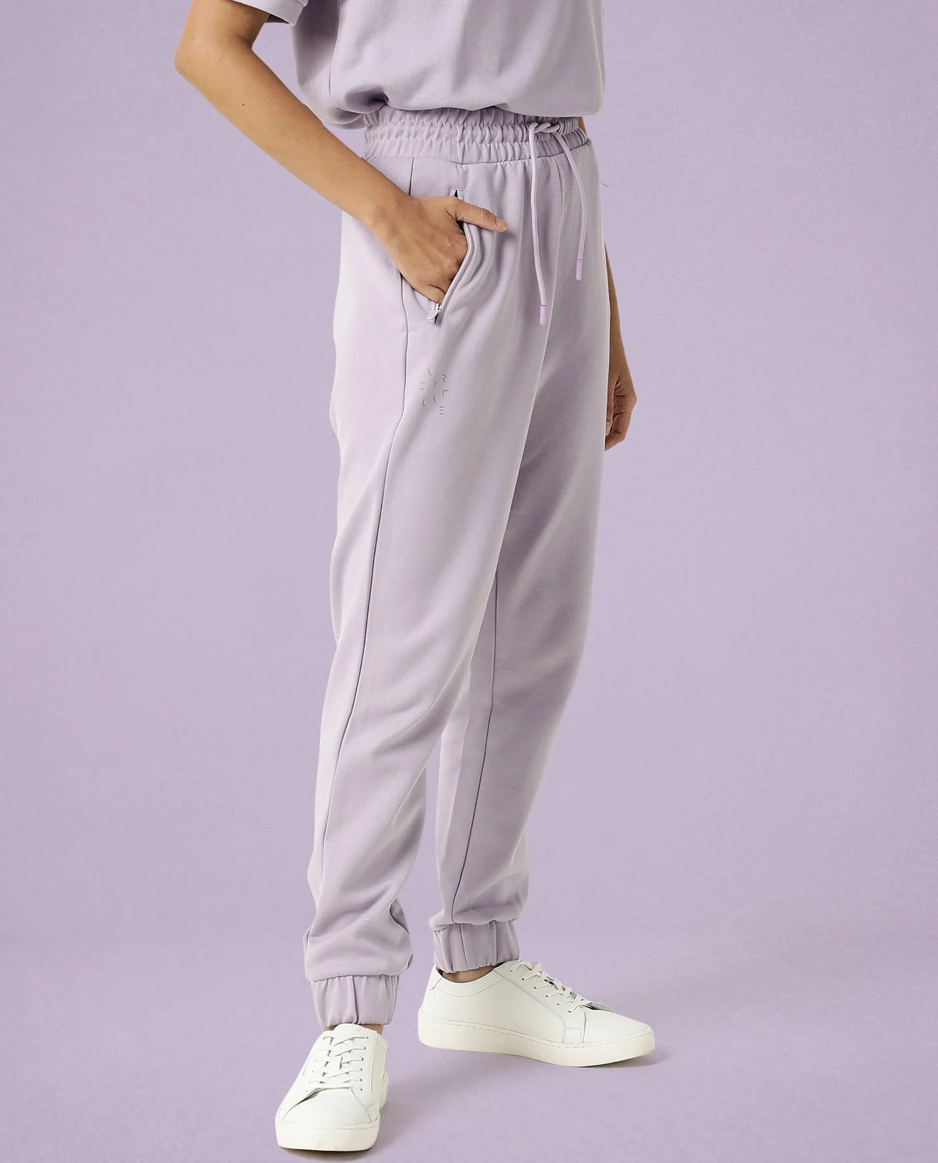 Rareism Women's Heavy Weight Interlock 340 Gsm Cotton Blend Plain Ankle Length Relaxed Fit Track Pant - Image 4